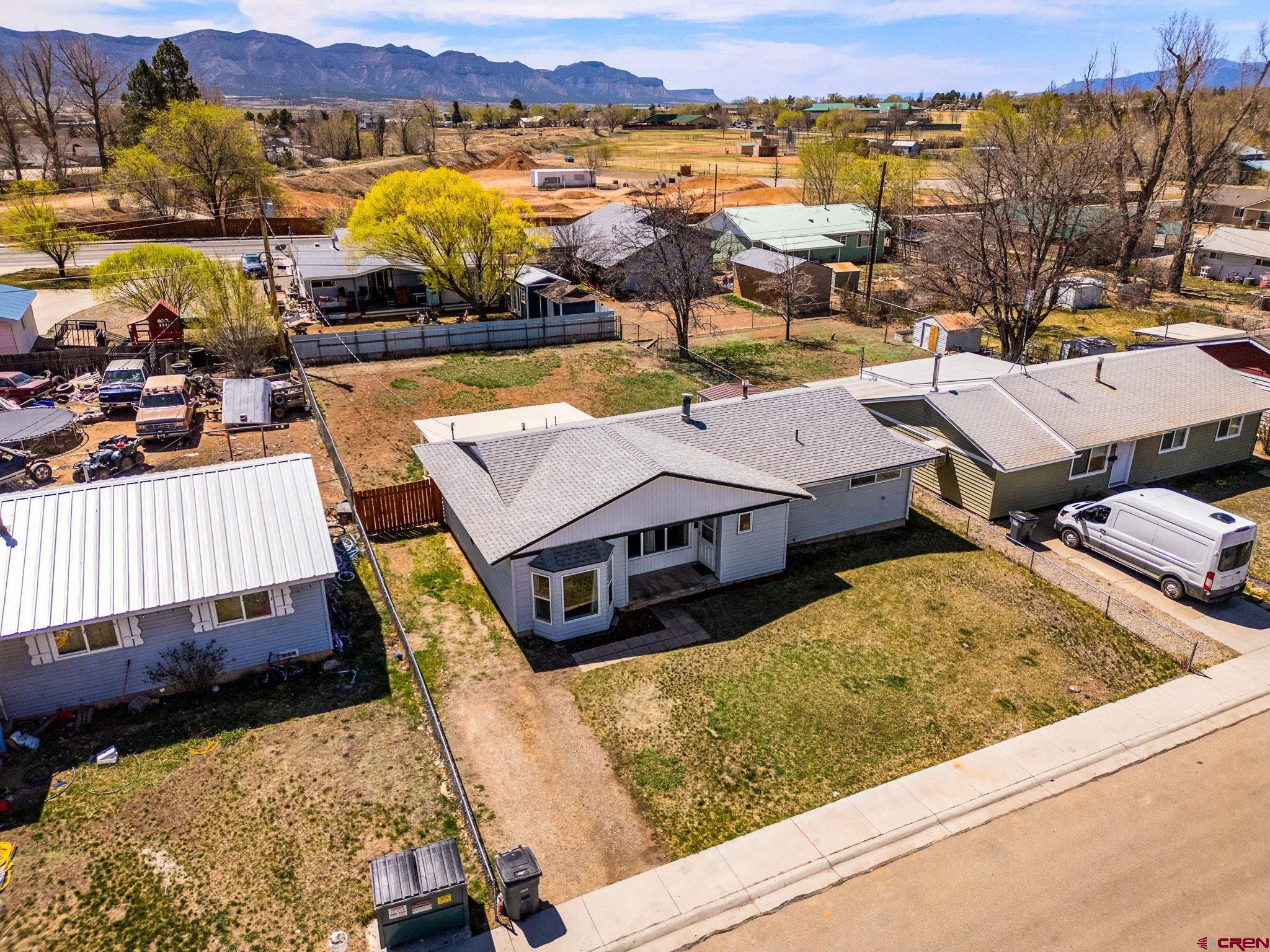 827 Brookside Drive