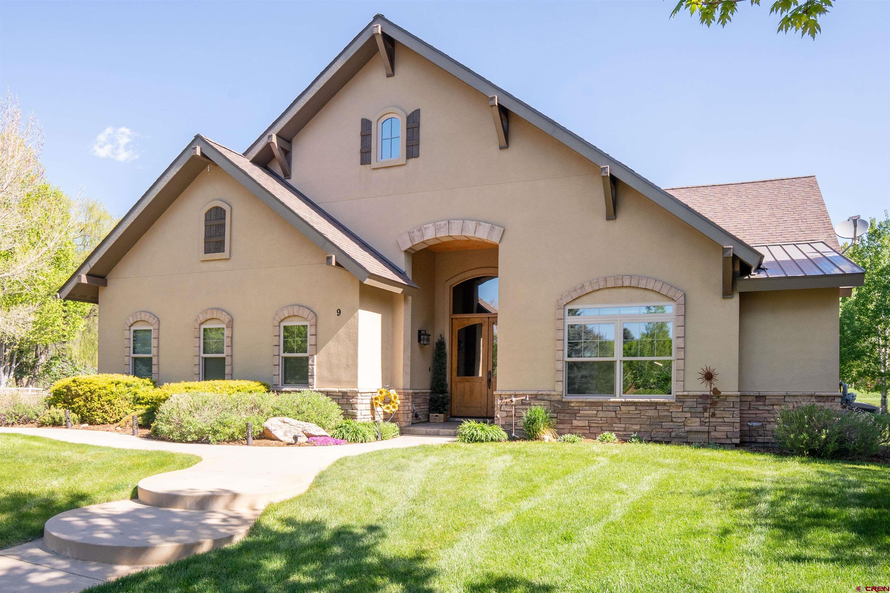 9 Pebble Drive