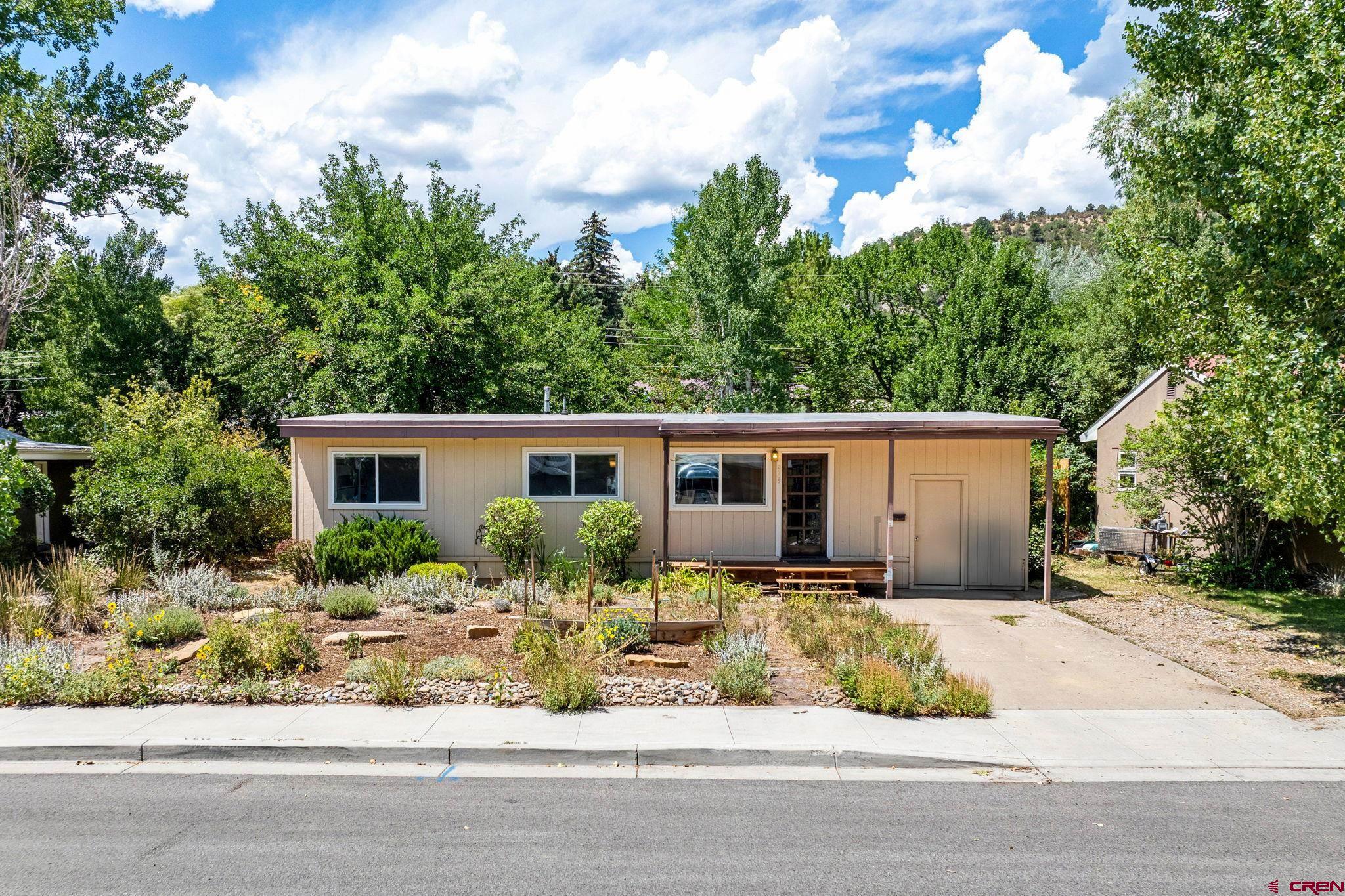 2605 Columbine Drive