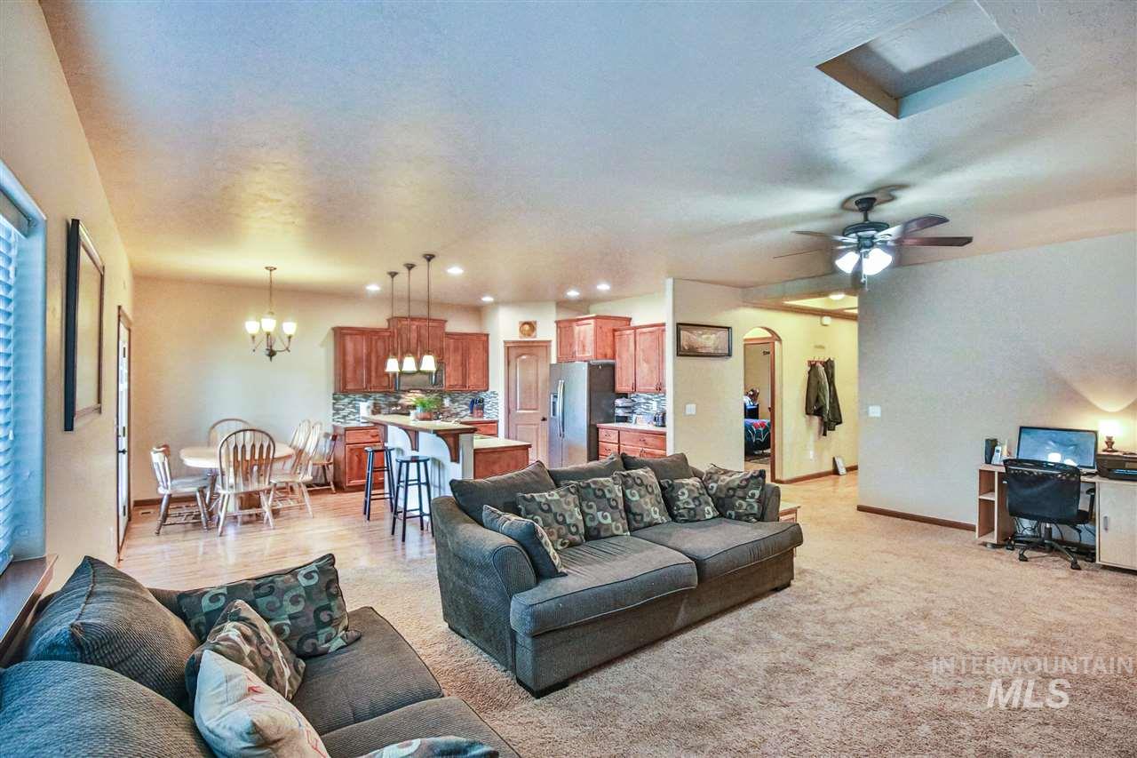 Residential For Sale 4 Bedrooms 3 Bathrooms Price