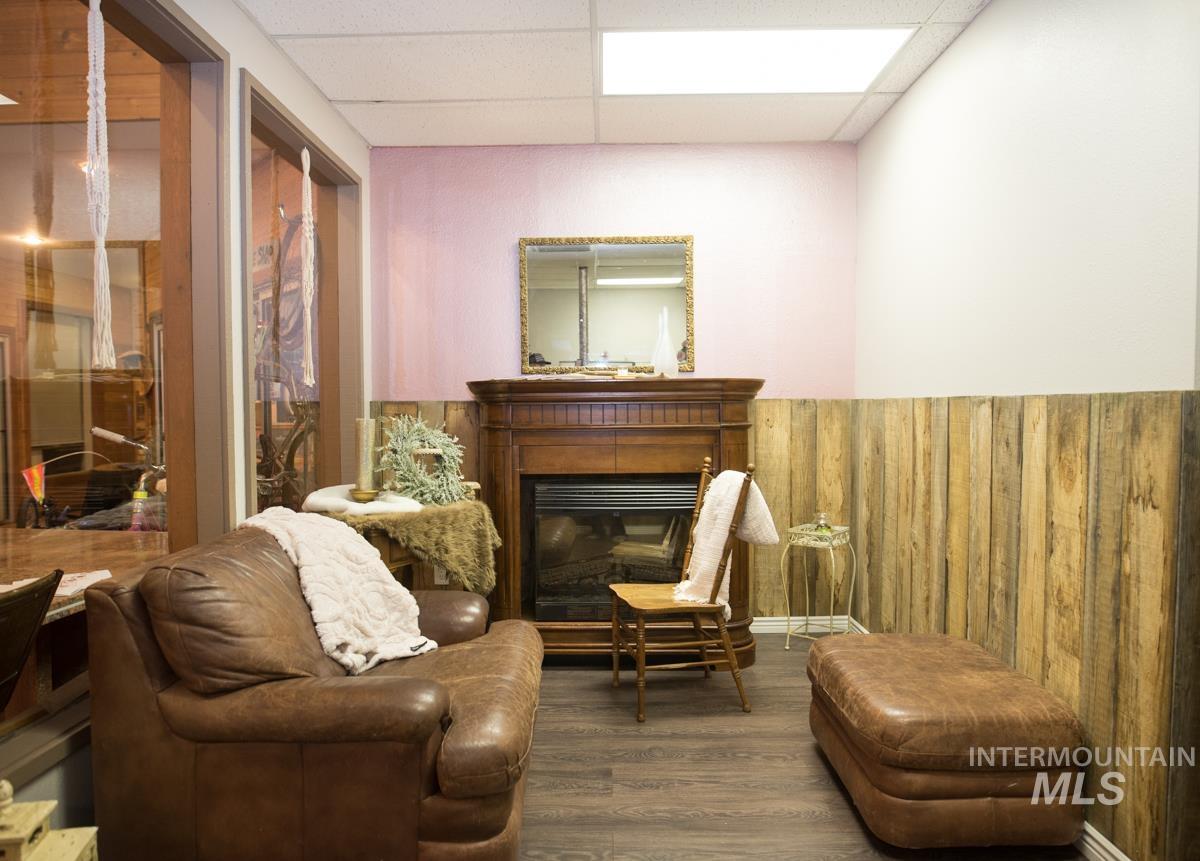 Business/Commercial For Sale – – – Price $320,000 – 158245 | 1st Place