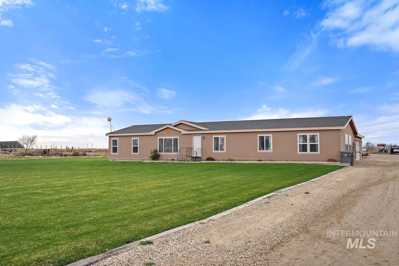 5894 Stagecoach Dr., Homedale, ID 83628