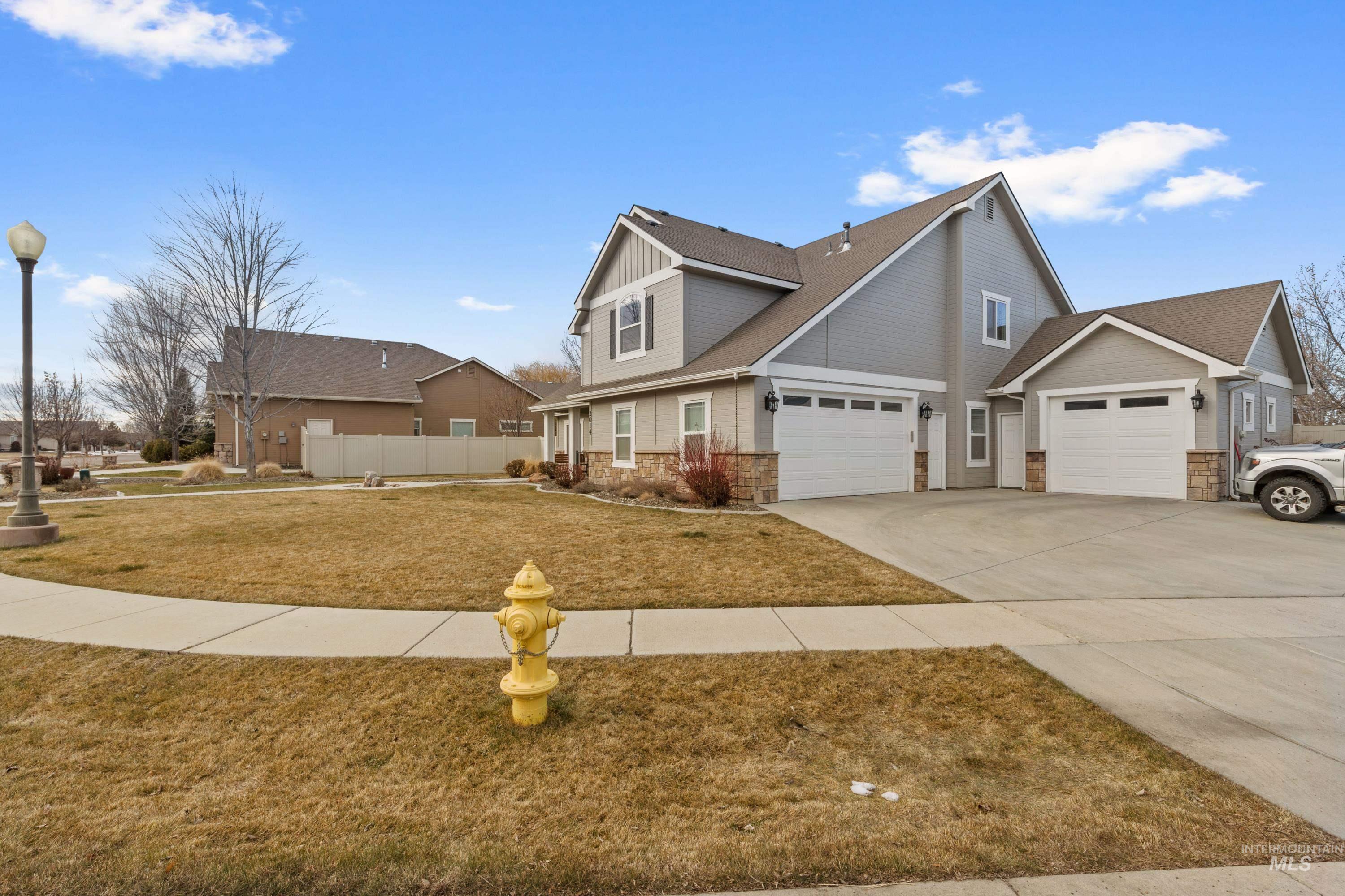 2014 W Silver Creek Dr, Nampa, Idaho 83686, 5 Bedrooms, 3 Bathrooms, Residential For Sale, Price $799,000,MLS 98831143