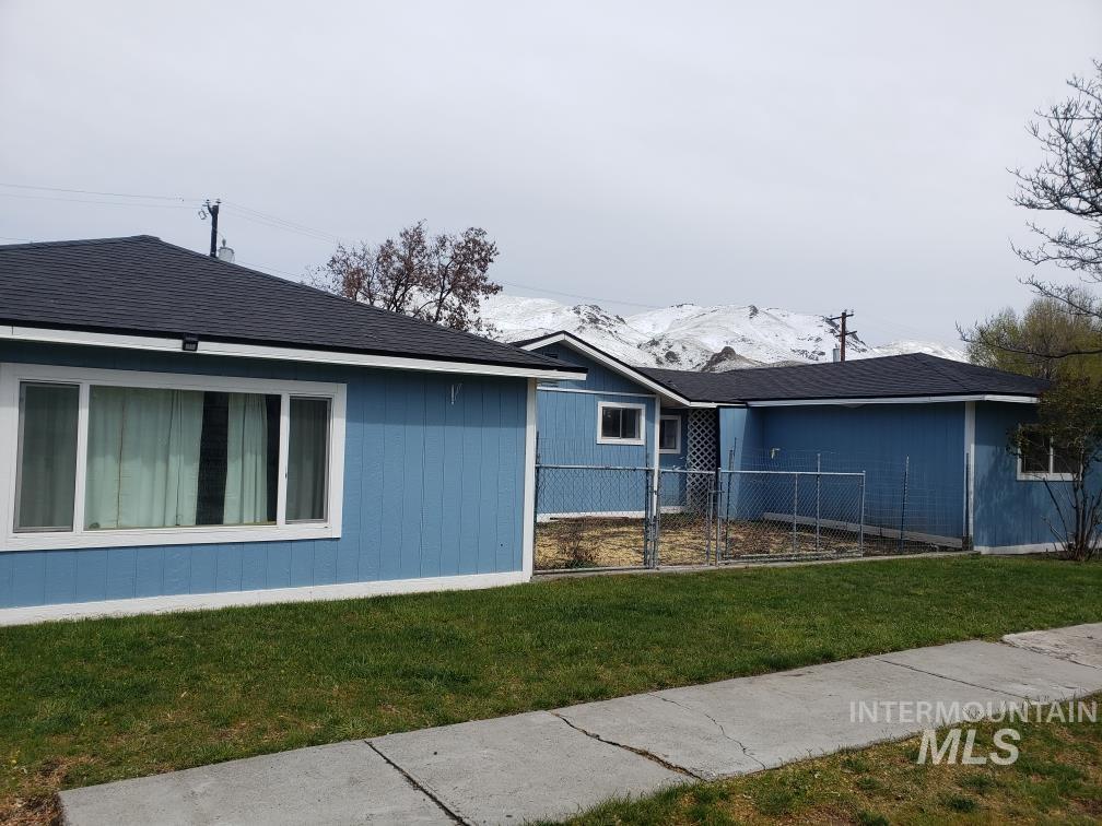 205 W Adams St, Huntington, Oregon 97907, 1 Bedroom, 1 Bathroom, Residential Income For Sale, Price $449,000, 98838030
