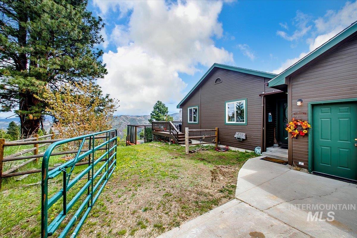 15 Elk Run Rd, Boise, Idaho 83716, 5 Bedrooms, 3.5 Bathrooms, Residential For Sale, Price $749,900,MLS 98843091