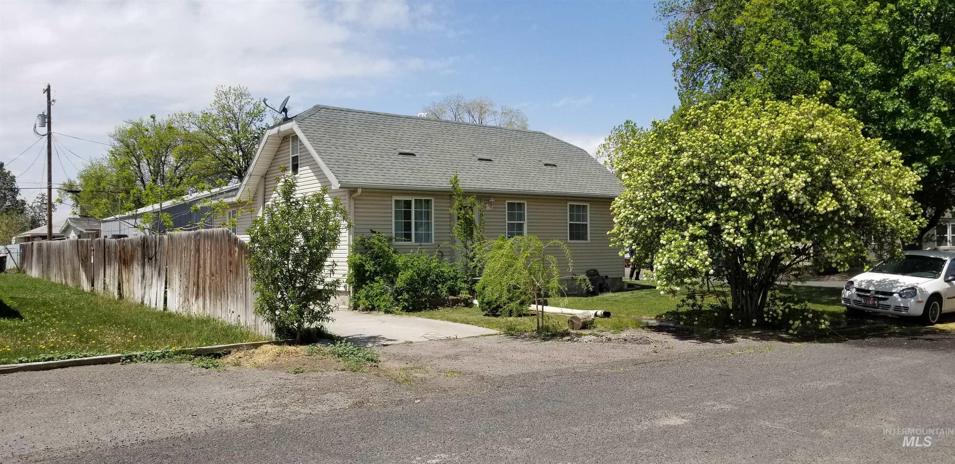 169 Elm Street, Twin Falls, Idaho 83301, 4 Bedrooms, 3 Bathrooms, Residential For Sale, Price $340,000,MLS 98843318