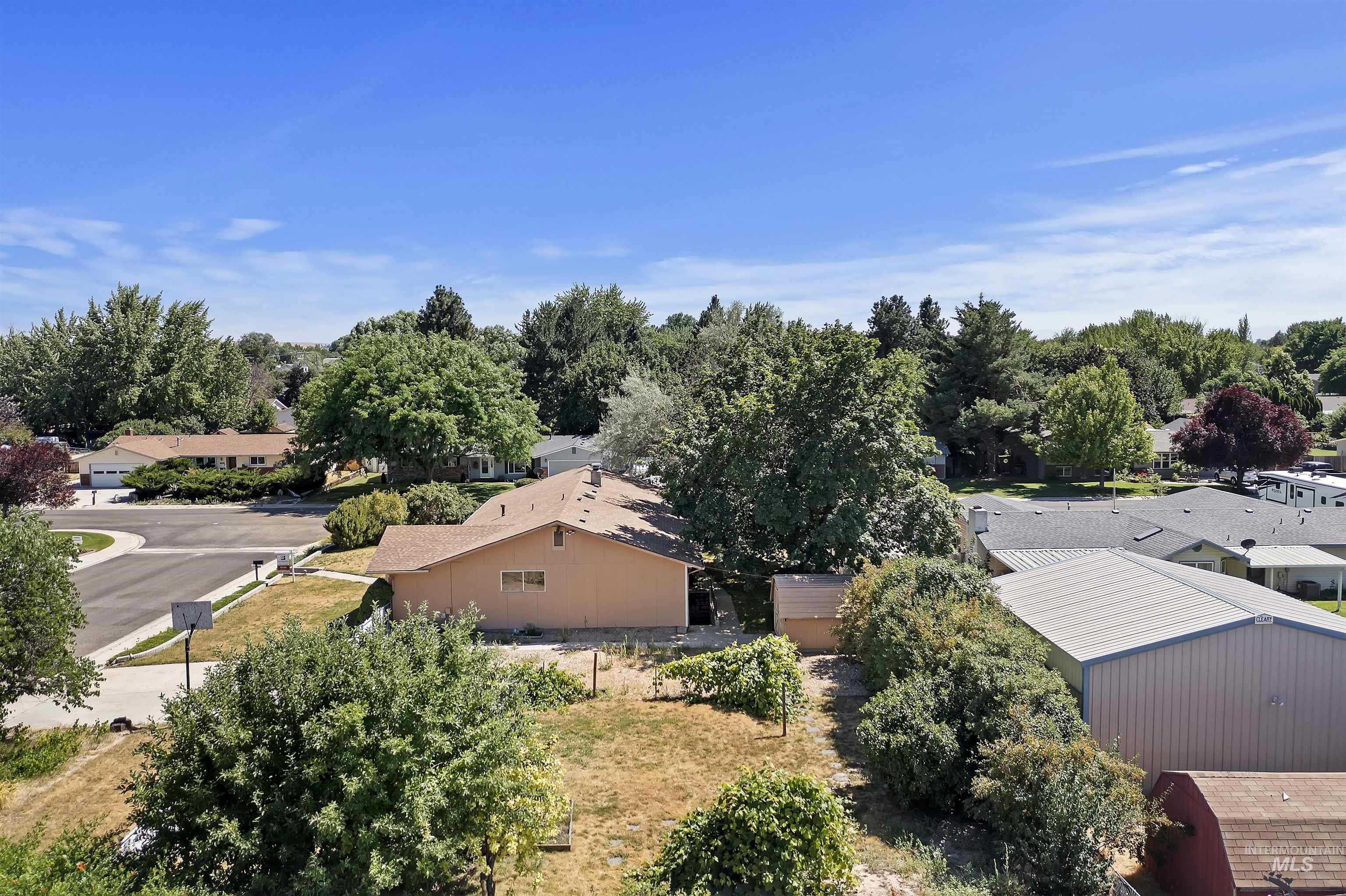10674 W Onondaga Dr, Boise, Idaho 83709, 5 Bedrooms, 3 Bathrooms, Residential For Sale, Price $450,000,MLS 98843624