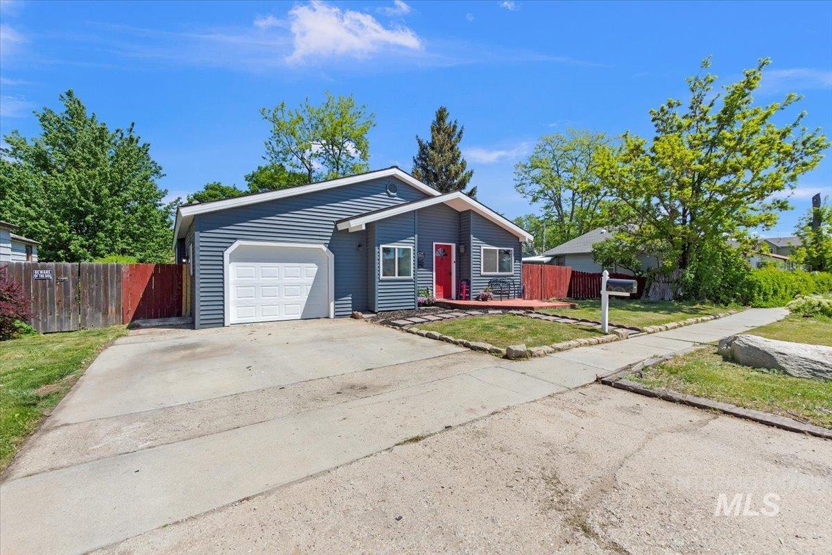 428 E Broadway Ave, Meridian, Idaho 83642, 4 Bedrooms, 2 Bathrooms, Residential For Sale, Price $447,000,MLS 98843943