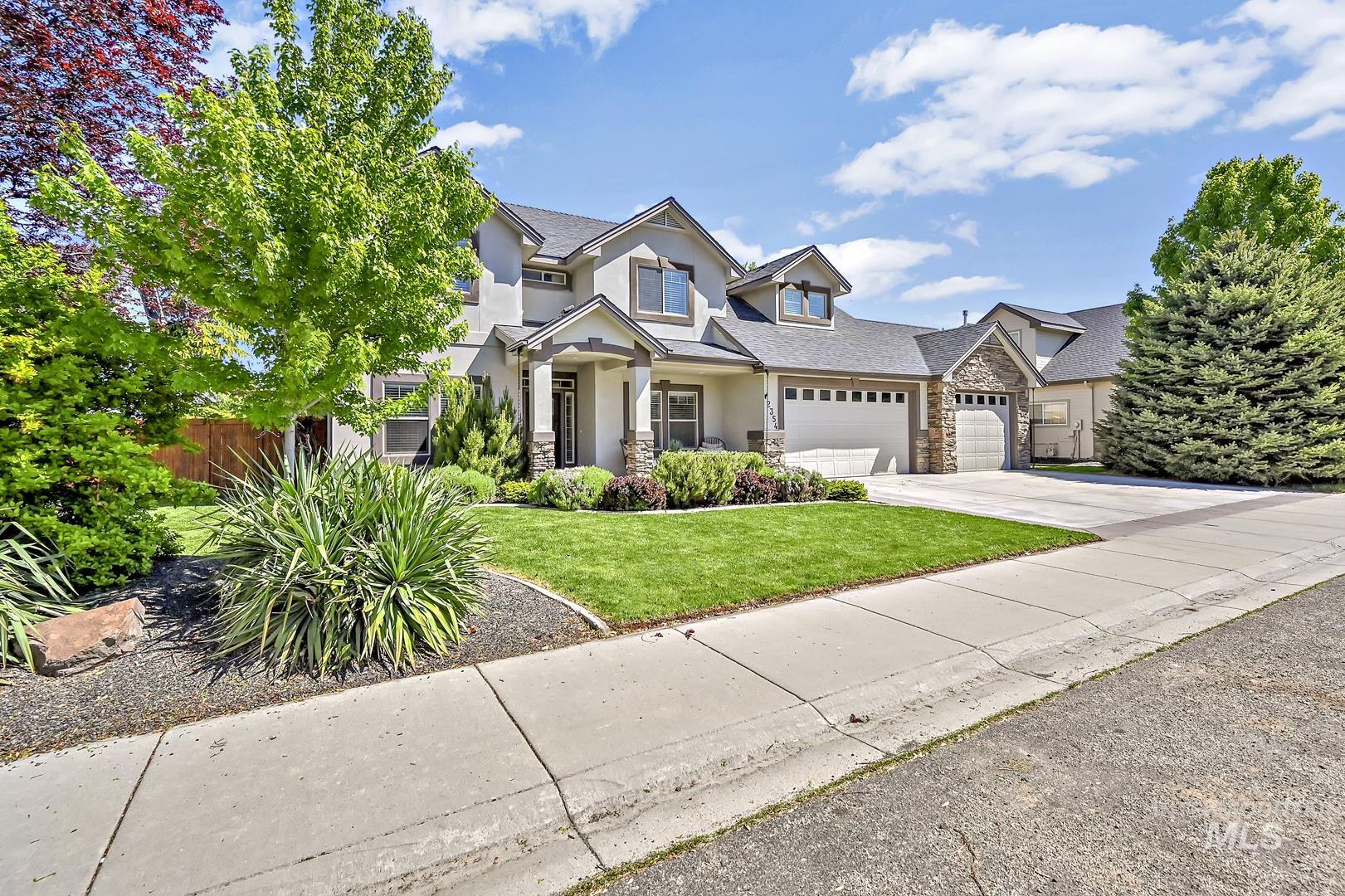 2354 E Meadowgrass, Meridian, Idaho 83646, 4 Bedrooms, 2.5 Bathrooms, Residential For Sale, Price $699,000,MLS 98844126