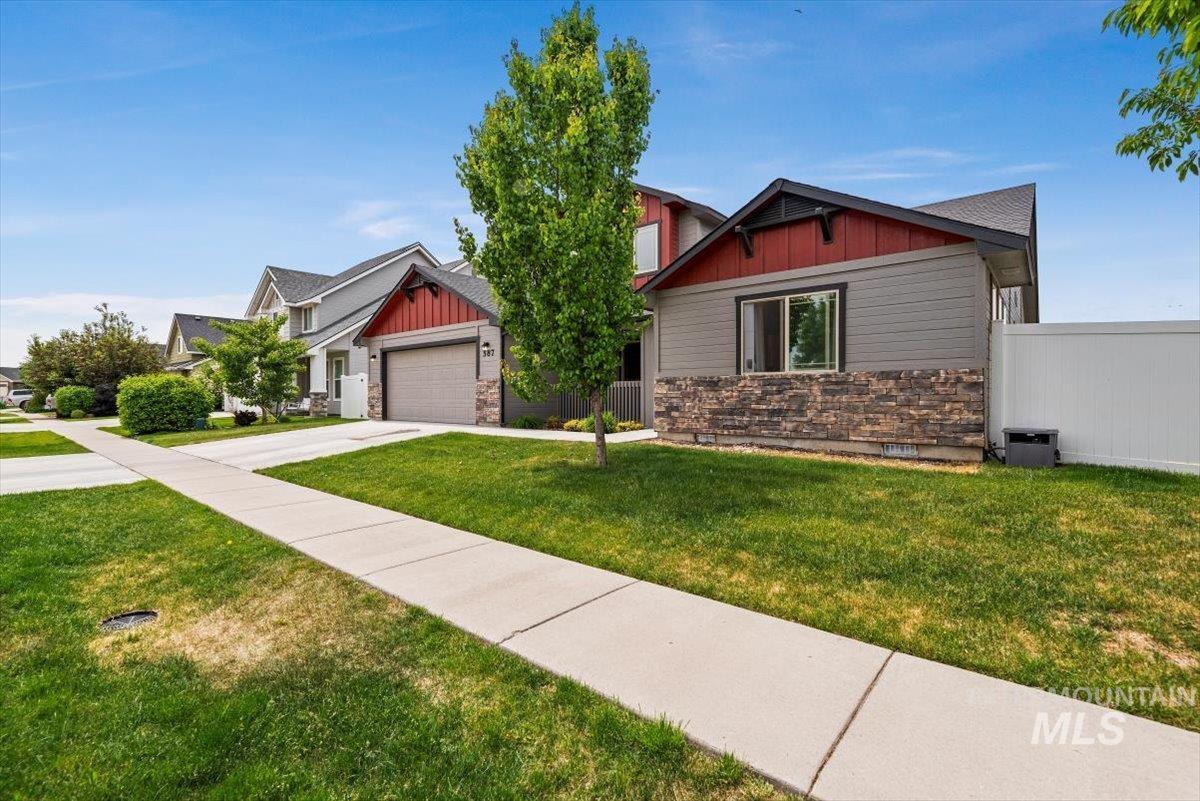 587 Syringa Springs Dr., Fruitland, Idaho 83619, 5 Bedrooms, 2.5 Bathrooms, Residential For Sale, Price $409,900,MLS 98844733