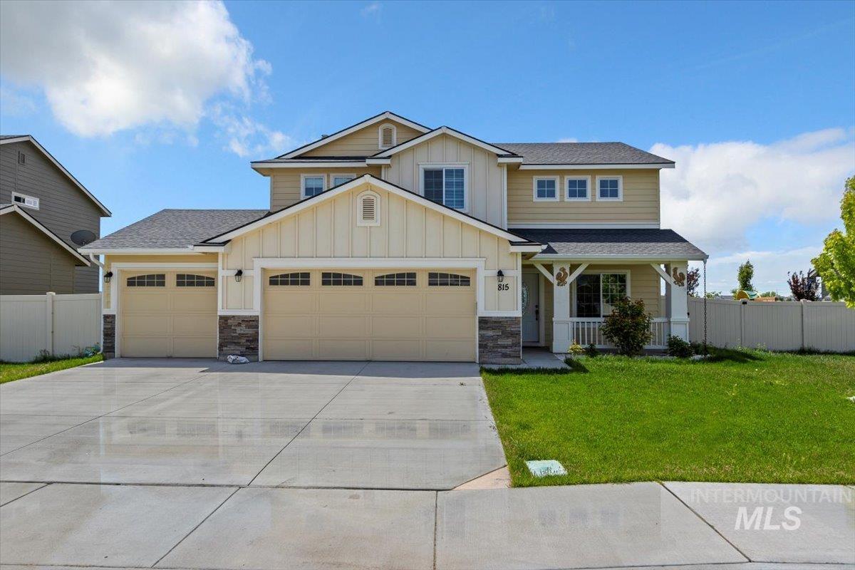 815 Canyon Crest Drive, Twin Falls, Idaho 83301, 4 Bedrooms, 3 Bathrooms, Residential For Sale, Price $549,900,MLS 98845298