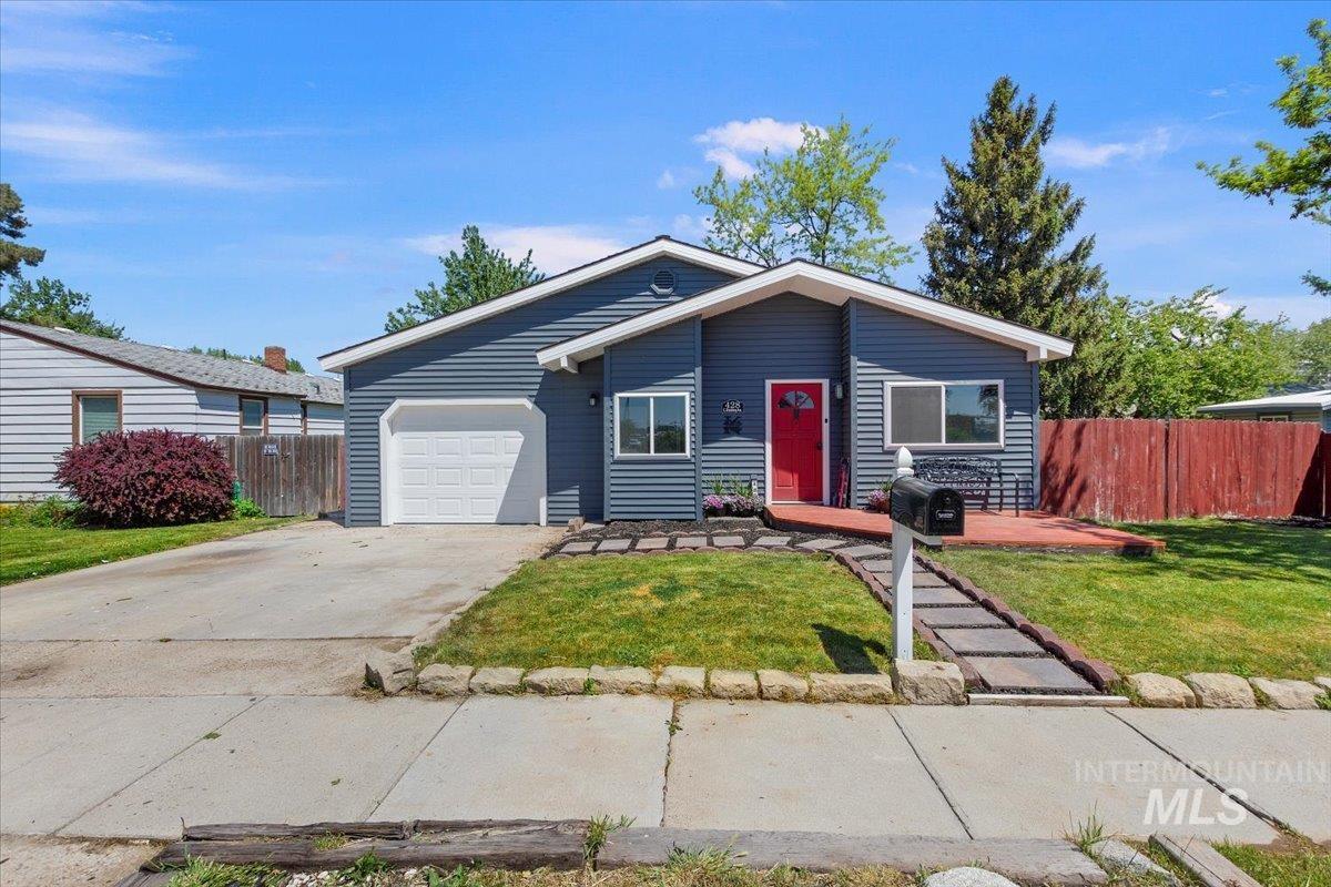 428 E Broadway Ave, Meridian, Idaho 83642, 4 Bedrooms, 2 Bathrooms, Residential Income For Sale, Price $447,000,MLS 98845585