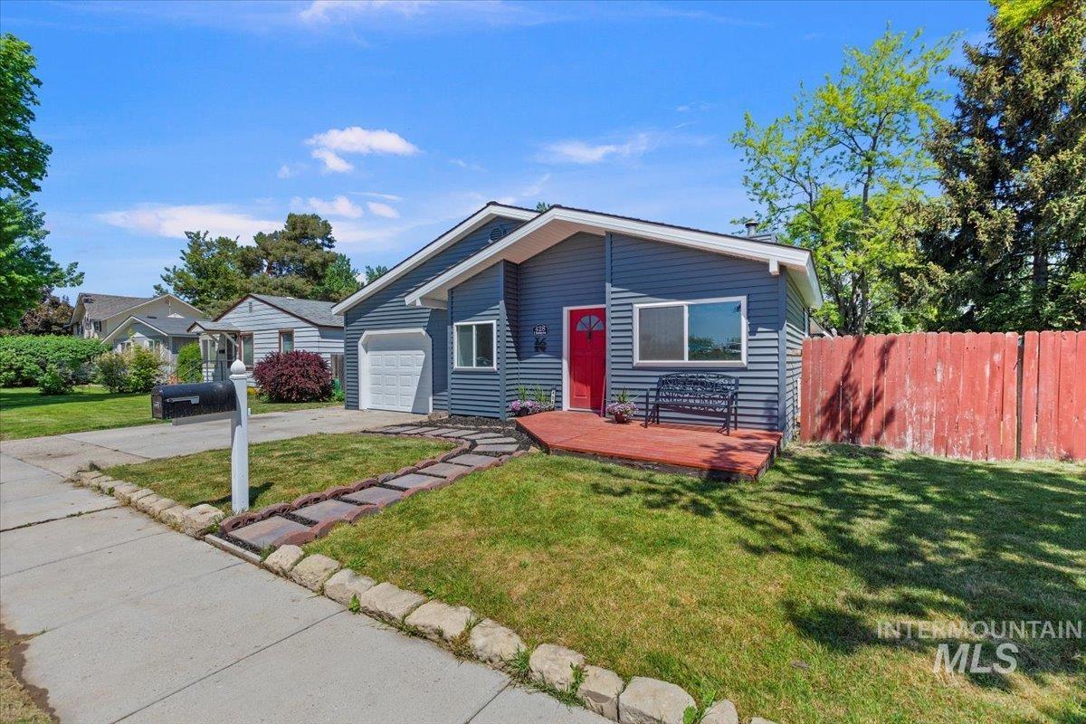 428 E Broadway Ave, Meridian, Idaho 83642, 4 Bedrooms, 2 Bathrooms, Residential Income For Sale, Price $447,000,MLS 98845585