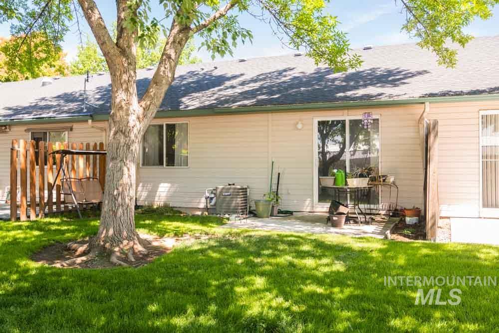 9277 W Shoup Avenue, Boise, Idaho 83709, 2 Bedrooms, 2 Bathrooms, Residential For Sale, Price $375,000,MLS 98846655
