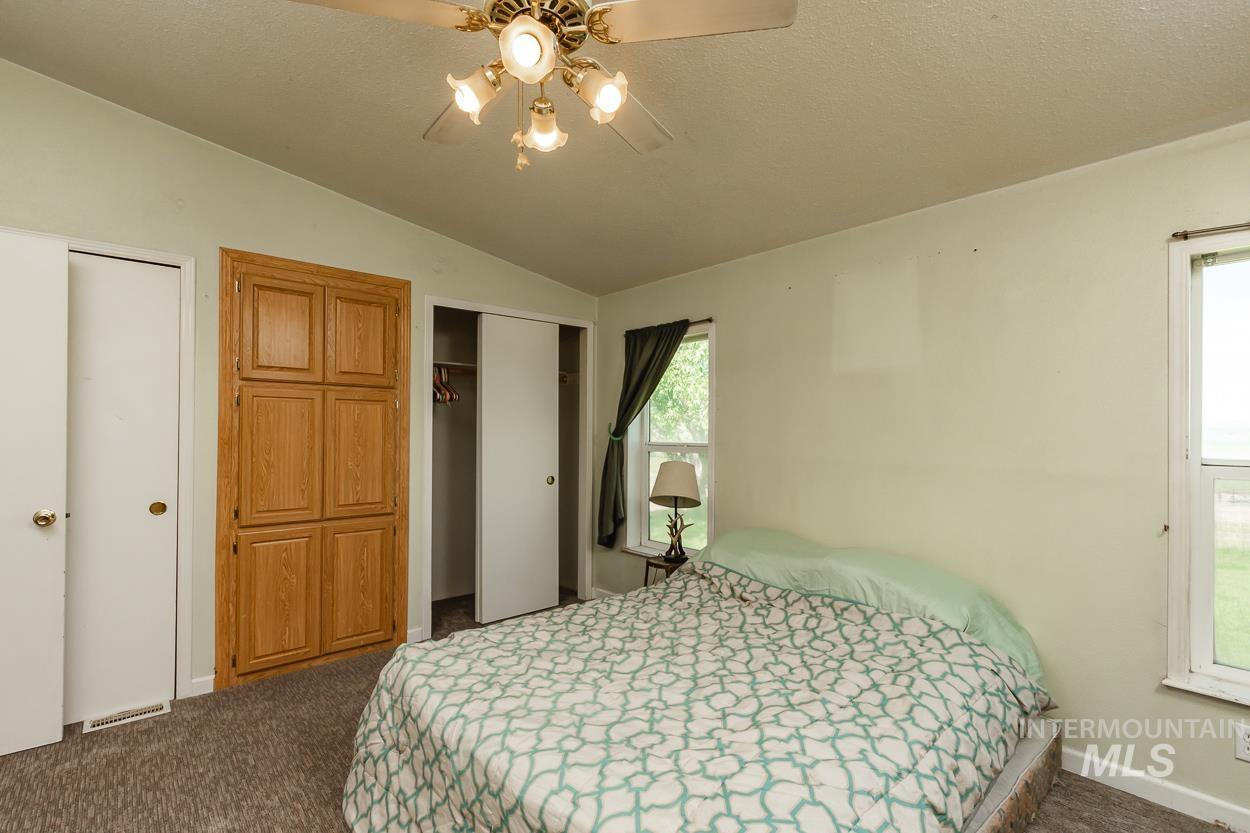 9519 Sleepy Hollow Dr., Melba, Idaho 83641, 2 Bedrooms, 2 Bathrooms, Residential For Sale, Price $475,000,MLS 98847207