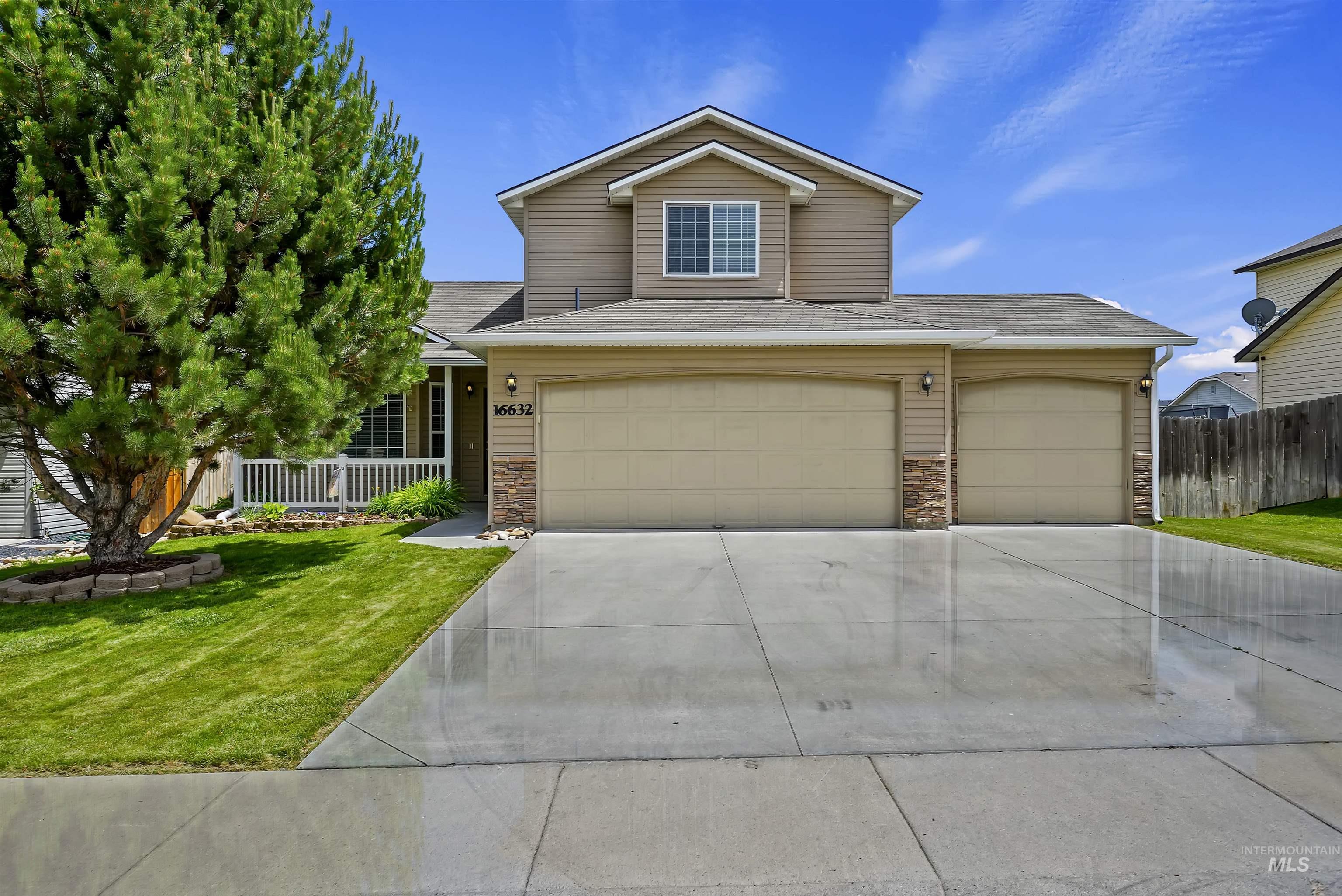 16632 Frisco Ave, Caldwell, Idaho 83607, 3 Bedrooms, 2.5 Bathrooms, Residential For Sale, Price $379,000,MLS 98847591