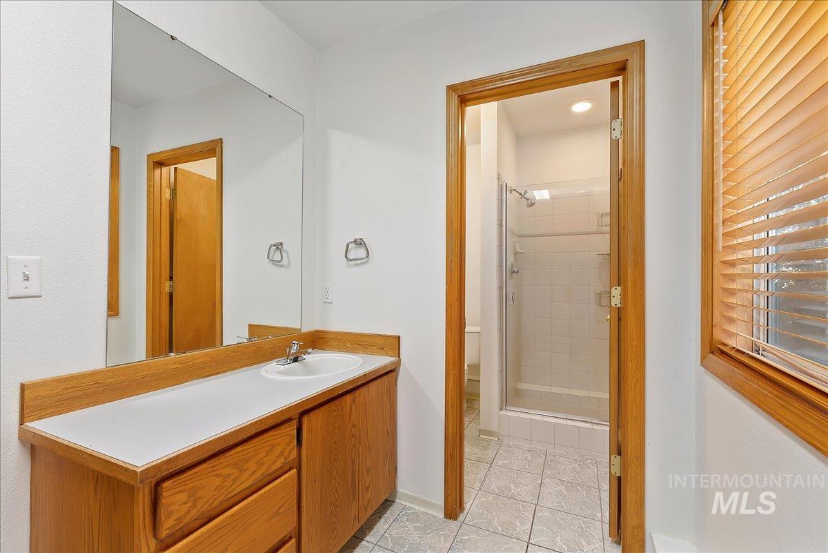 653 Harvey Lane, Eagle, Idaho 83616, 3 Bedrooms, 3 Bathrooms, Residential For Sale, Price $499,900,MLS 98847942