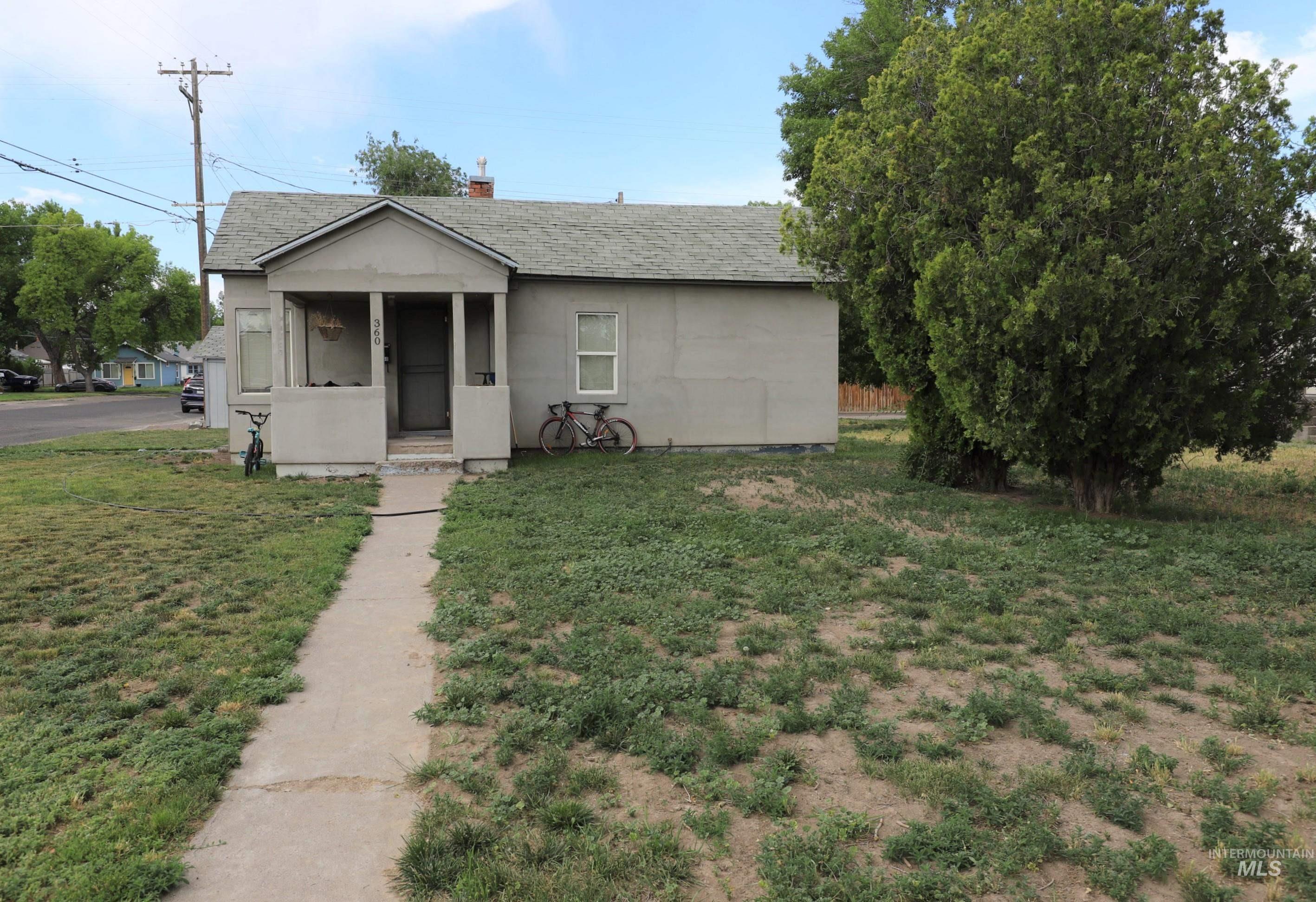 360 5th Avenue East, Twin Falls, Idaho 83301, 2 Bedrooms, 1 Bathroom, Residential For Sale, Price $179,900,MLS 98848989
