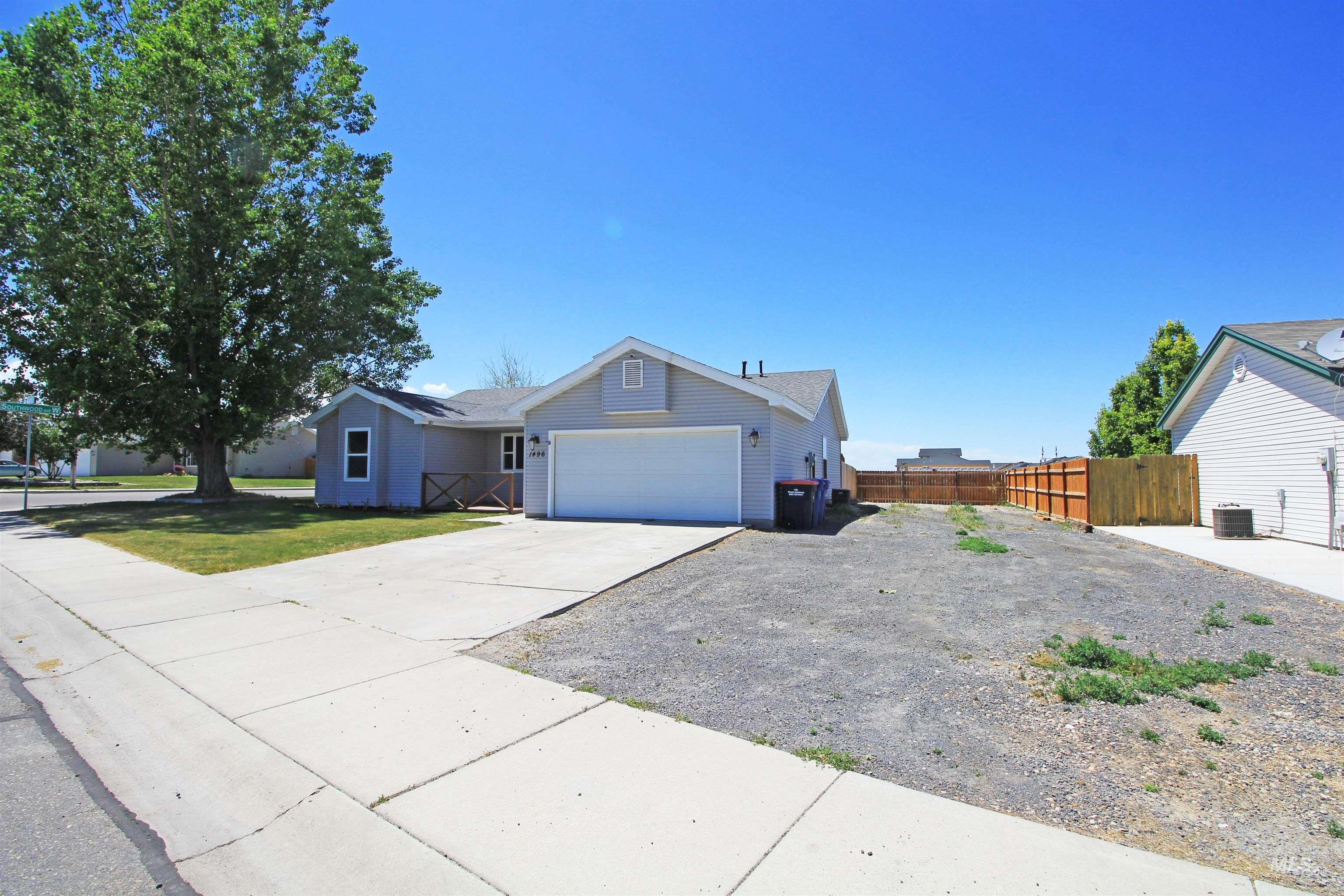 1496 Sommer Street, Twin Falls, Idaho 83301, 4 Bedrooms, 2 Bathrooms, Residential For Sale, Price $356,900,MLS 98849034