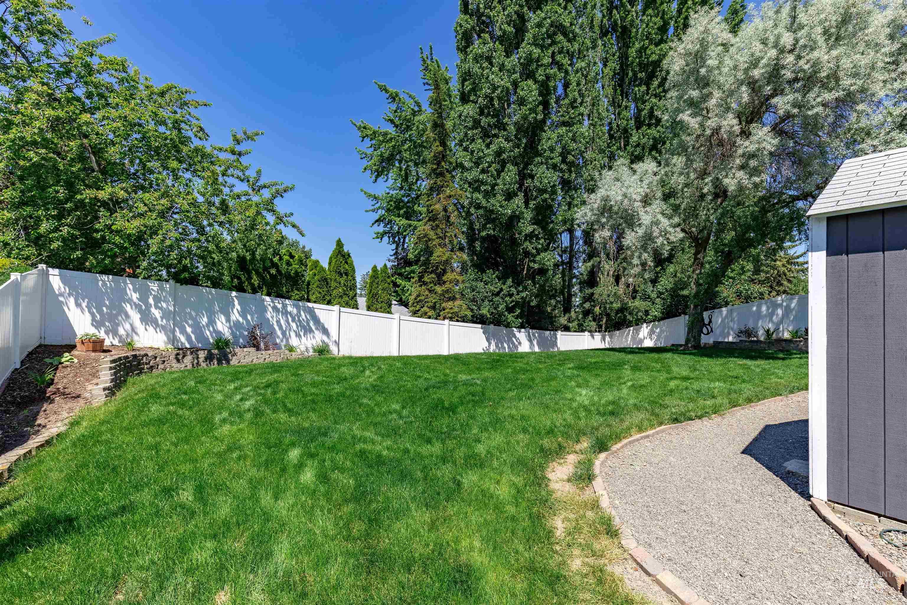 817 Hathaway, Moscow, Idaho 83843, 4 Bedrooms, 2 Bathrooms, Residential For Sale, Price $465,000,MLS 98849379