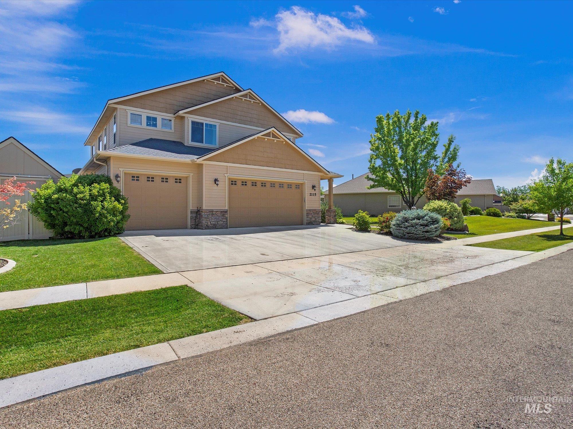2115 W Rock Creek Dr, Nampa, Idaho 83686-5339, 3 Bedrooms, 2.5 Bathrooms, Residential For Sale, Price $625,000,MLS 98849935
