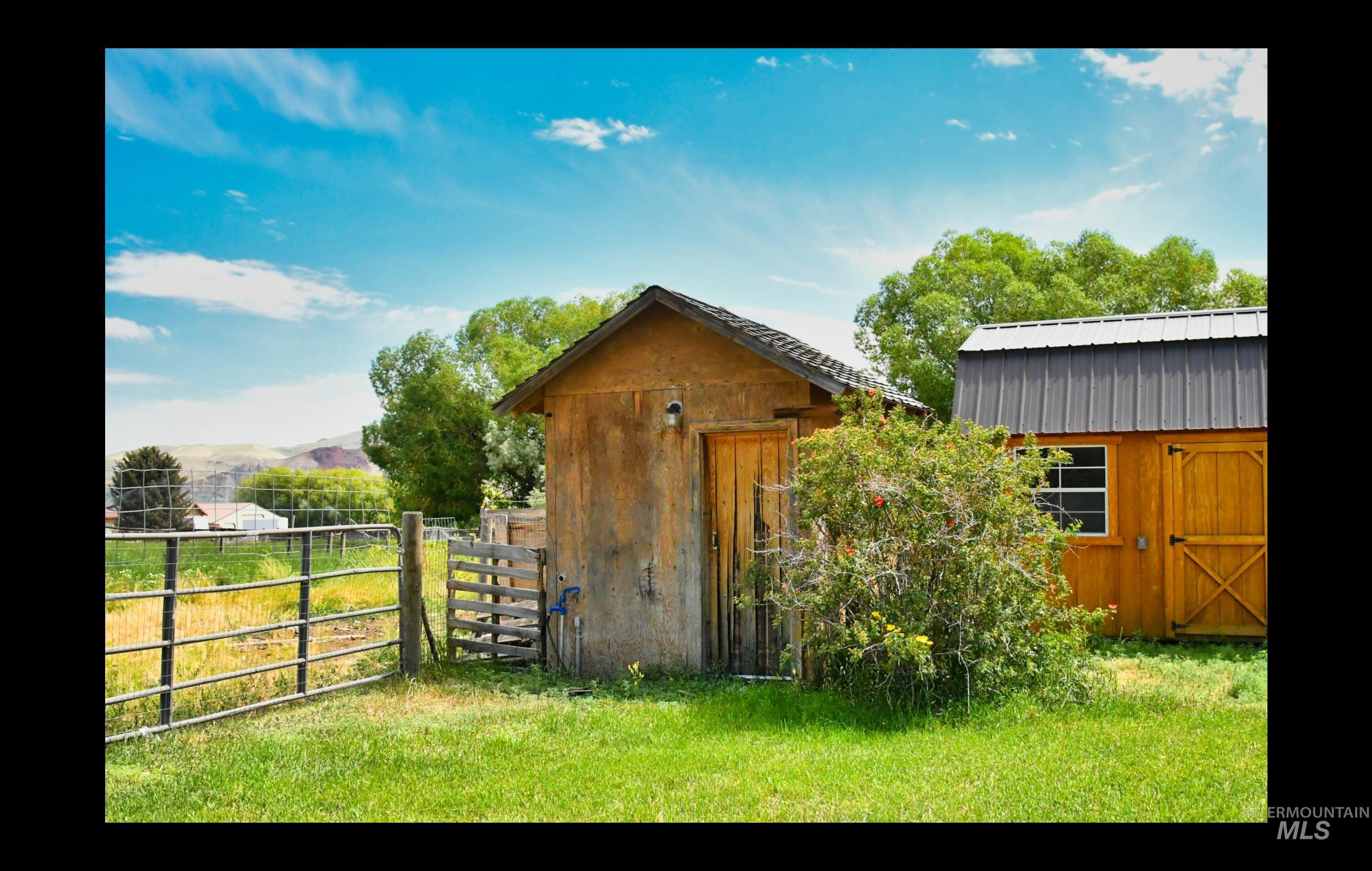 75 Cowboy Way, Challis, Idaho 83226, 3 Bedrooms, 2 Bathrooms, Residential For Sale, Price $279,500,MLS 98850229
