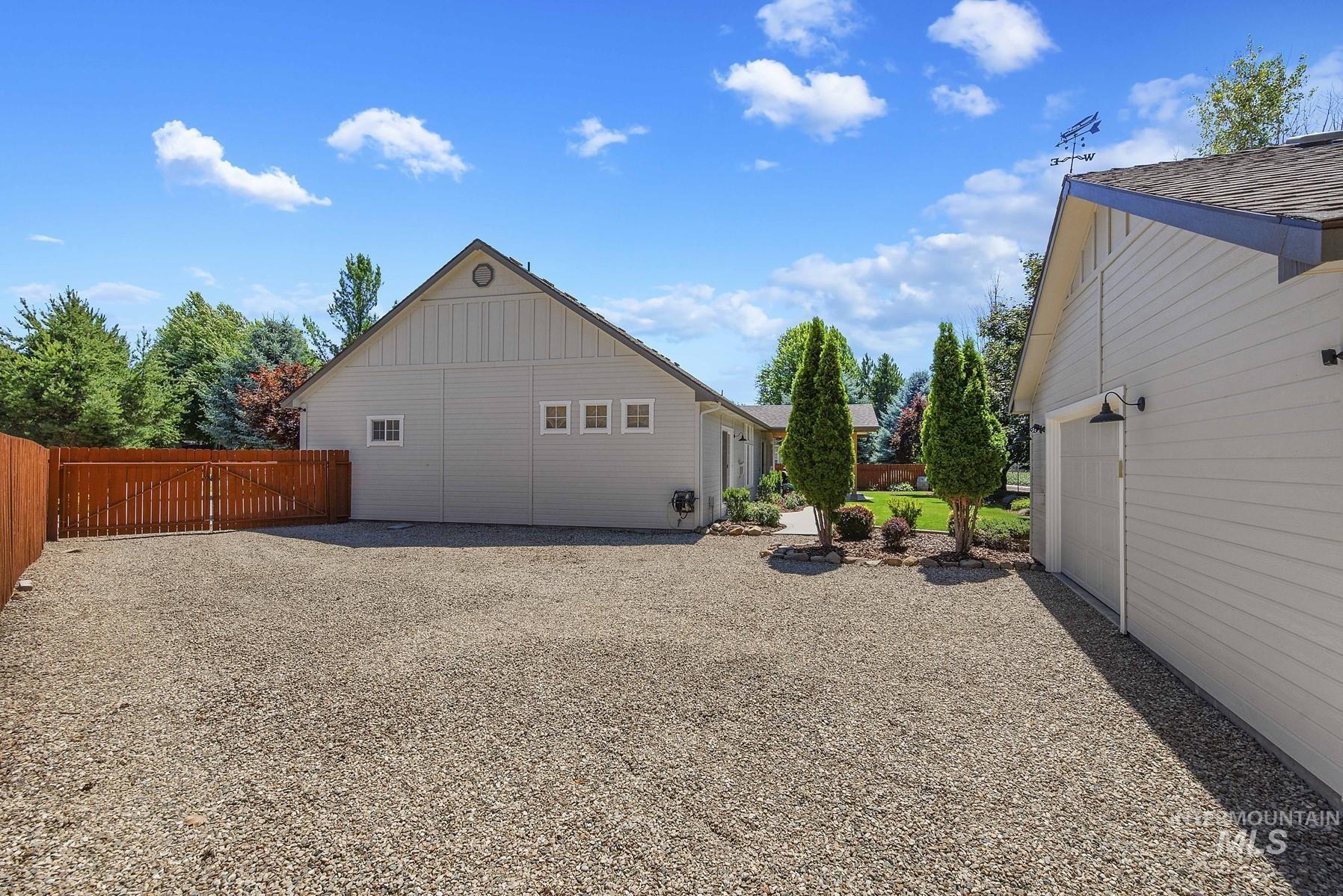 1500 W Powder Ct., Eagle, Idaho 83616, 4 Bedrooms, 2.5 Bathrooms, Residential For Sale, Price $825,000,MLS 98850555