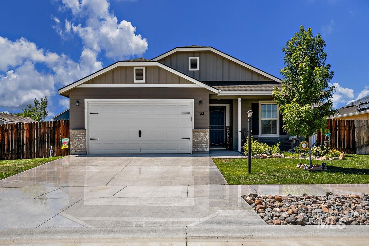 1023 Horseshoe Ct, Middleton, Idaho 83644, 3 Bedrooms, 2 Bathrooms, Residential For Sale, Price $450,000,MLS 98850901