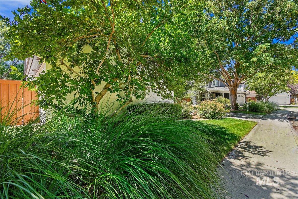 5587 E Stageline Dr, Boise, Idaho 83716, 3 Bedrooms, 2 Bathrooms, Residential For Sale, Price $675,000,MLS 98851103