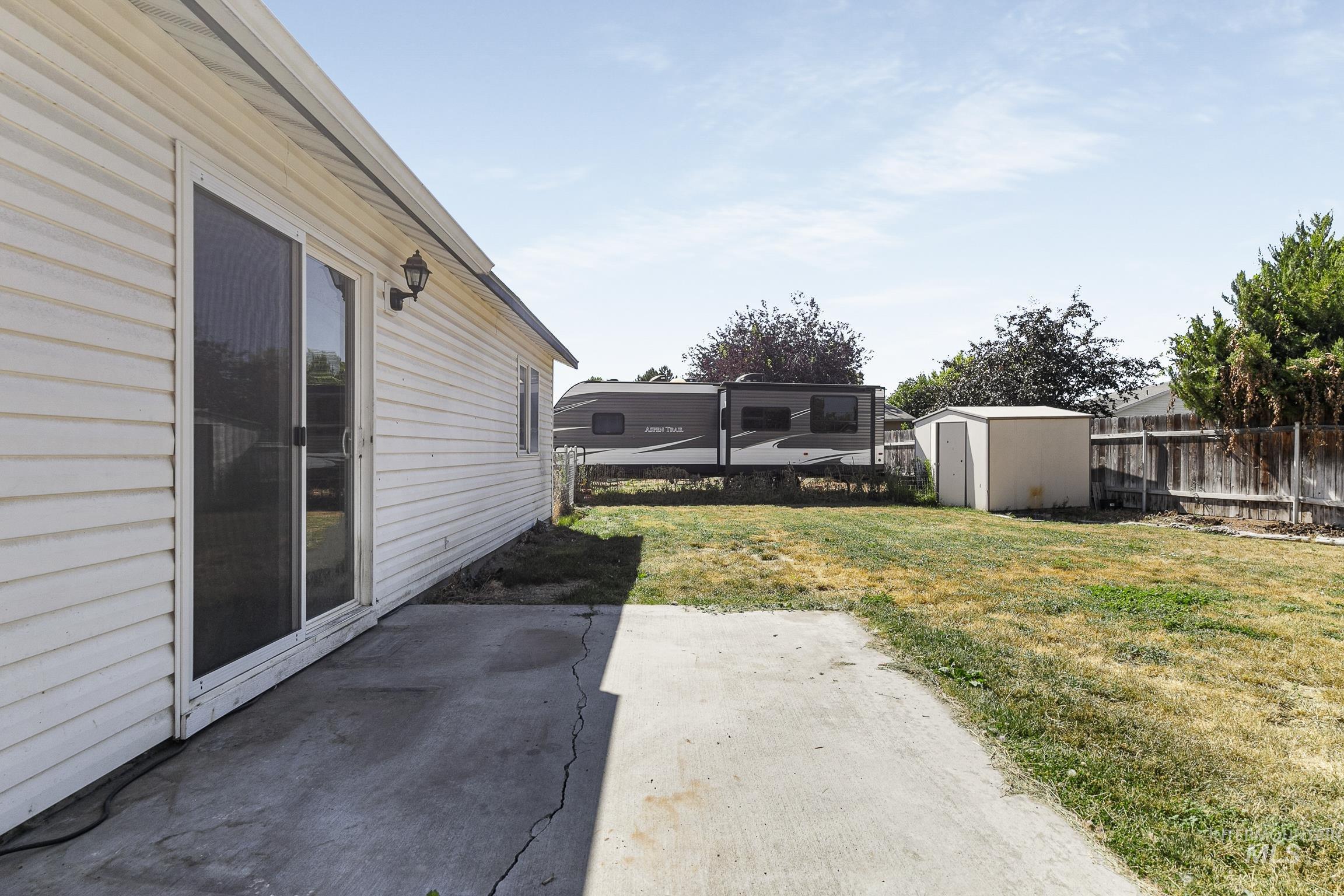 500 E Dooley Ln, Nampa, Idaho 83686, 3 Bedrooms, 2 Bathrooms, Residential For Sale, Price $329,900,MLS 98851597