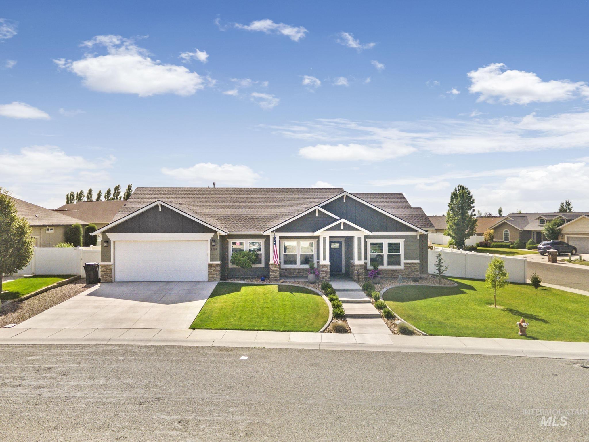 1210 Cole St., Kimberly, Idaho 83341, 4 Bedrooms, 2 Bathrooms, Residential For Sale, Price $479,000,MLS 98851921