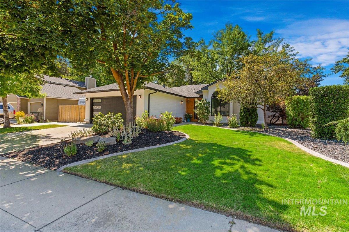 6335 W Parapet Ct., Boise, Idaho 83703, 3 Bedrooms, 2 Bathrooms, Residential For Sale, Price $582,000,MLS 98851953