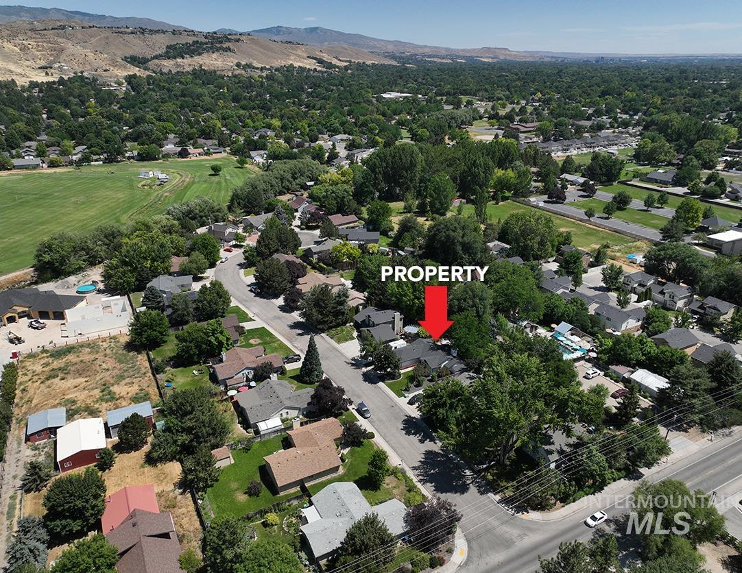6335 W Parapet Ct., Boise, Idaho 83703, 3 Bedrooms, 2 Bathrooms, Residential For Sale, Price $582,000,MLS 98851953