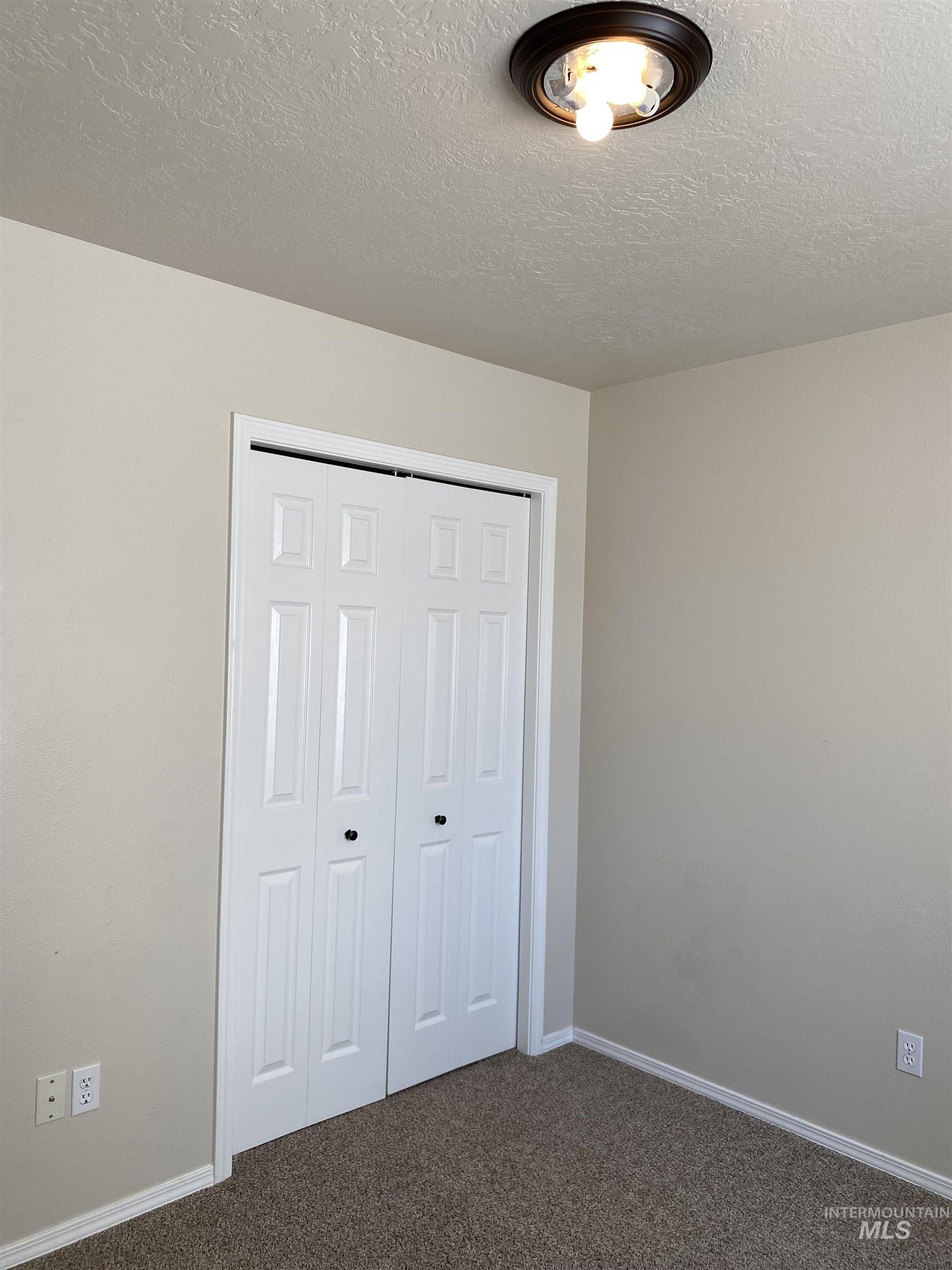 412 W Hesston St, Kuna, Idaho 83634, 3 Bedrooms, 2 Bathrooms, Residential For Sale, Price $349,900,MLS 98852364