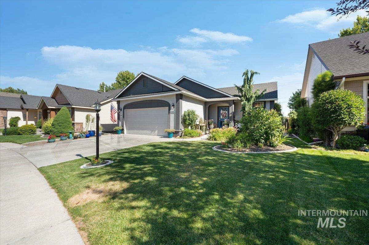 6838 E Greens Dr, Nampa, Idaho 83687, 3 Bedrooms, 2 Bathrooms, Residential For Sale, Price $437,900,MLS 98852511