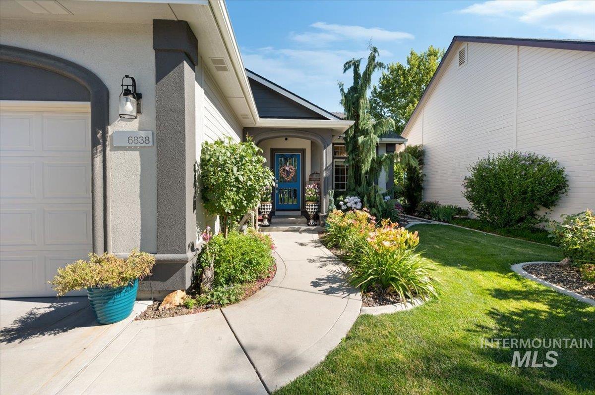 6838 E Greens Dr, Nampa, Idaho 83687, 3 Bedrooms, 2 Bathrooms, Residential For Sale, Price $437,900,MLS 98852511