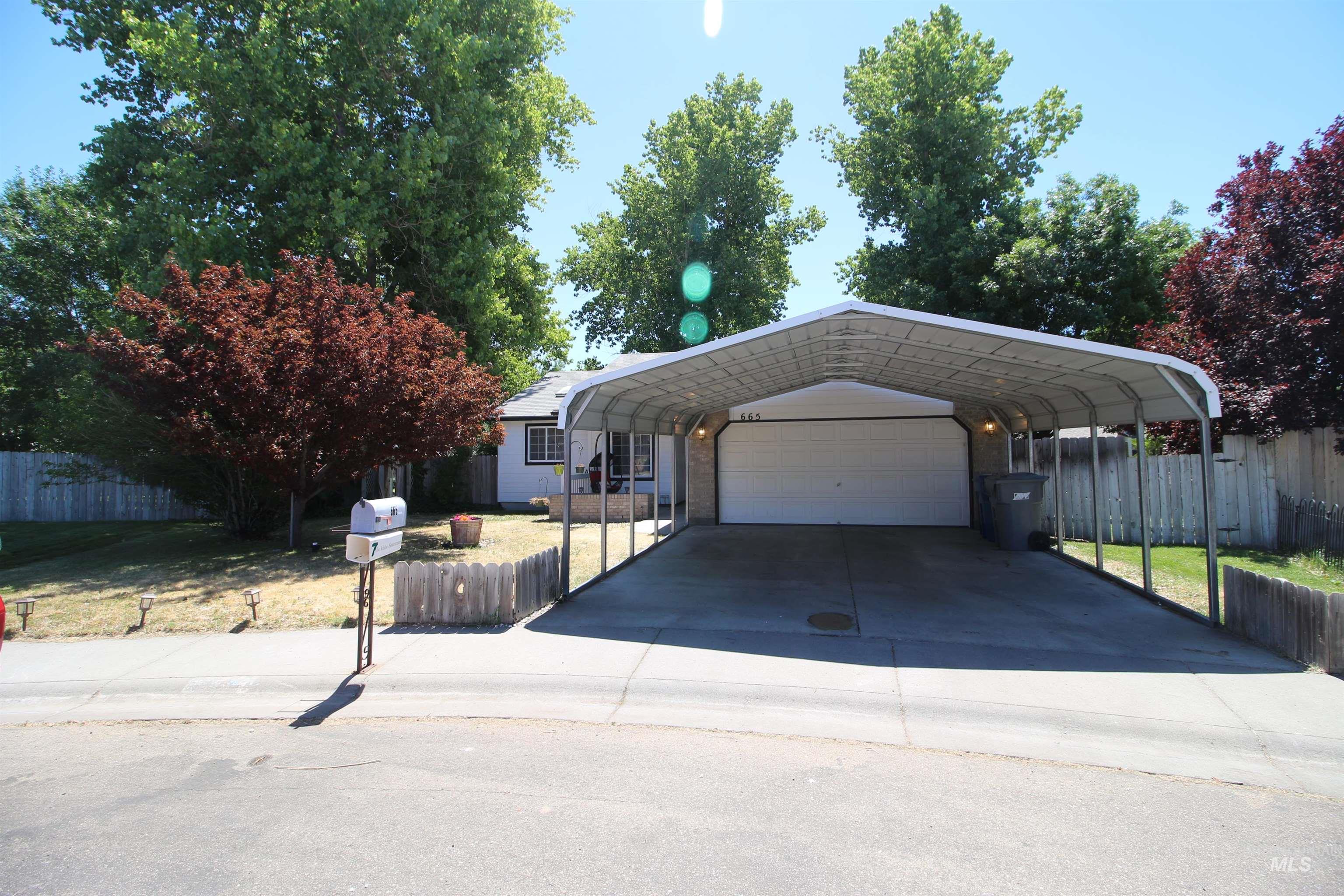 665 W 9th South, Mountain Home, Idaho 83647, 3 Bedrooms, 2 Bathrooms, Residential For Sale, Price $304,900,MLS 98852543