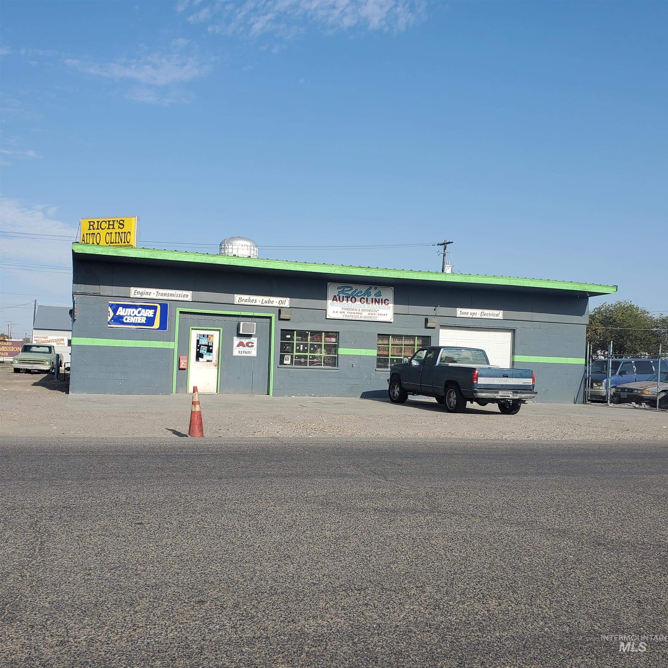 211 NE 2nd St, Ontario, Oregon 97914, Business/Commercial For Sale, Price $325,000,MLS 98855059