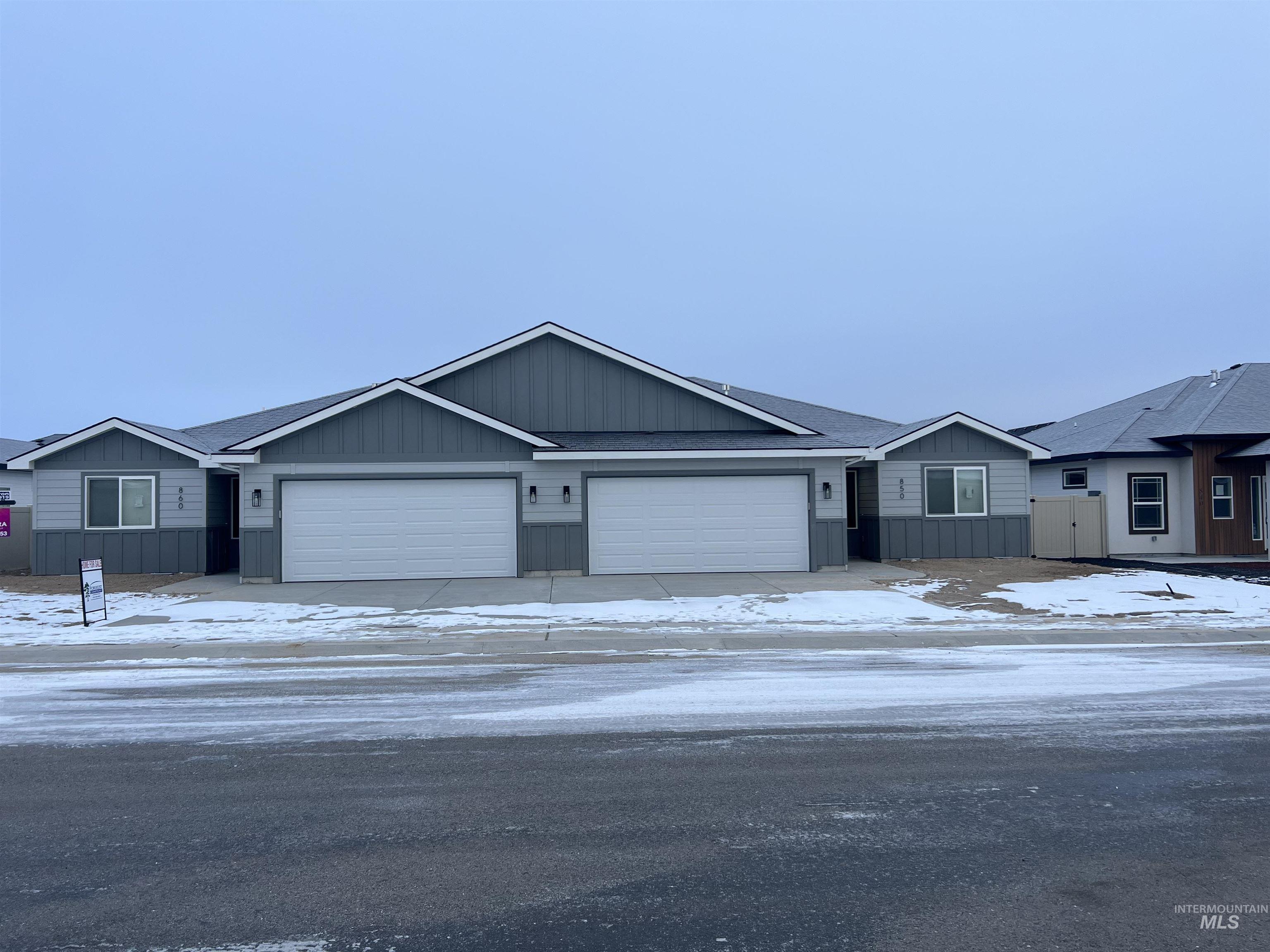860 Shadowleaf Avenue, Twin Falls, Idaho 83301, 3 Bedrooms, 2 Bathrooms, Residential Income For Sale, Price $889,000, 98858503