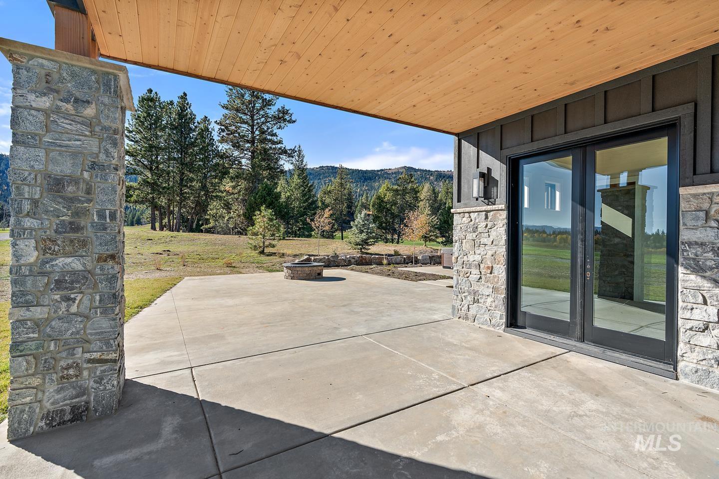 19 Aspen Glade Court, Donnelly, Idaho 83615, 5 Bedrooms, 6 Bathrooms, Residential For Sale, Price $3,195,000, 98858951