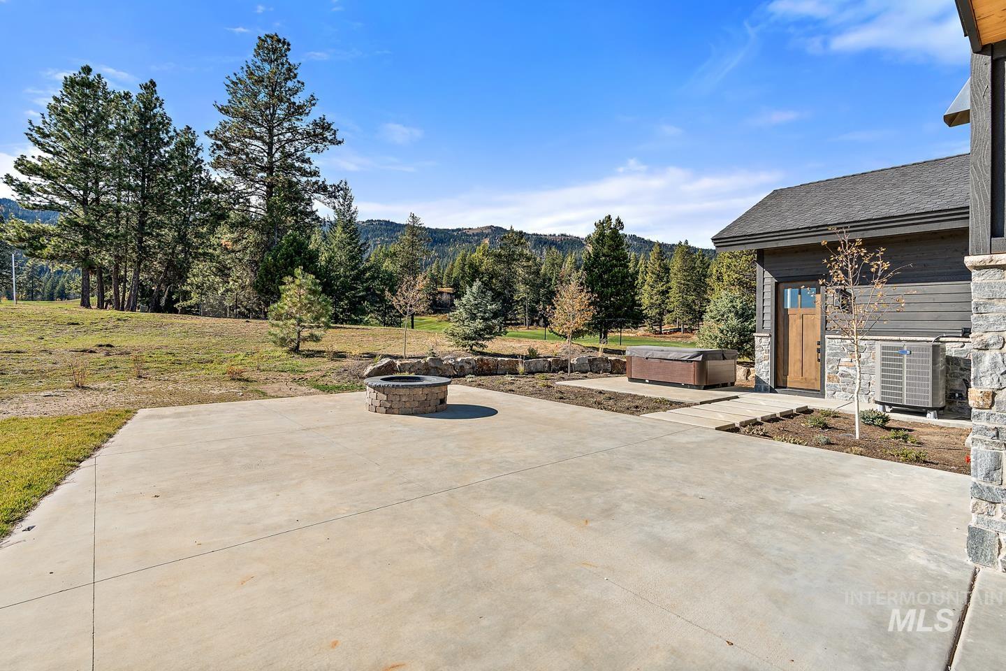 19 Aspen Glade Court, Donnelly, Idaho 83615, 5 Bedrooms, 6 Bathrooms, Residential For Sale, Price $3,195,000, 98858951