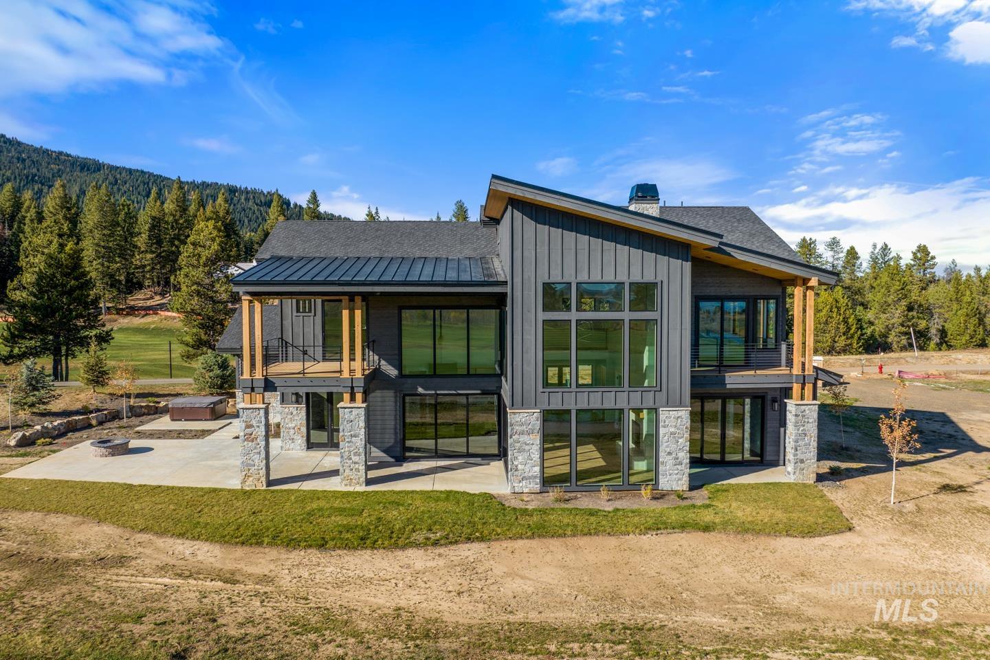 19 Aspen Glade Court, Donnelly, Idaho 83615, 5 Bedrooms, 6 Bathrooms, Residential For Sale, Price $3,195,000, 98858951