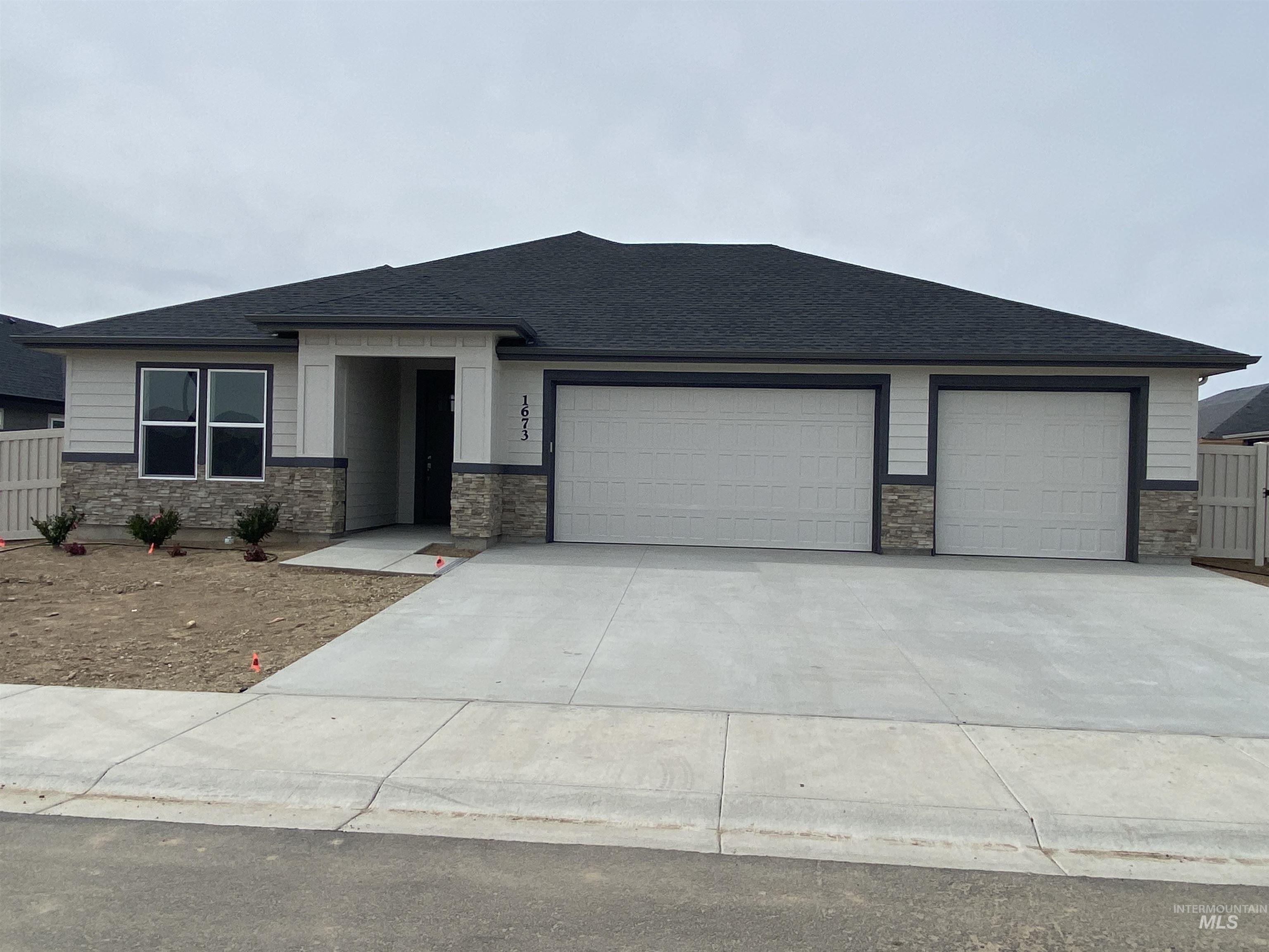 1673 Clydesbank Ave, Middleton, Idaho 83644, 3 Bedrooms, 2 Bathrooms, Rental For Rent, Price $2,600, 98867395