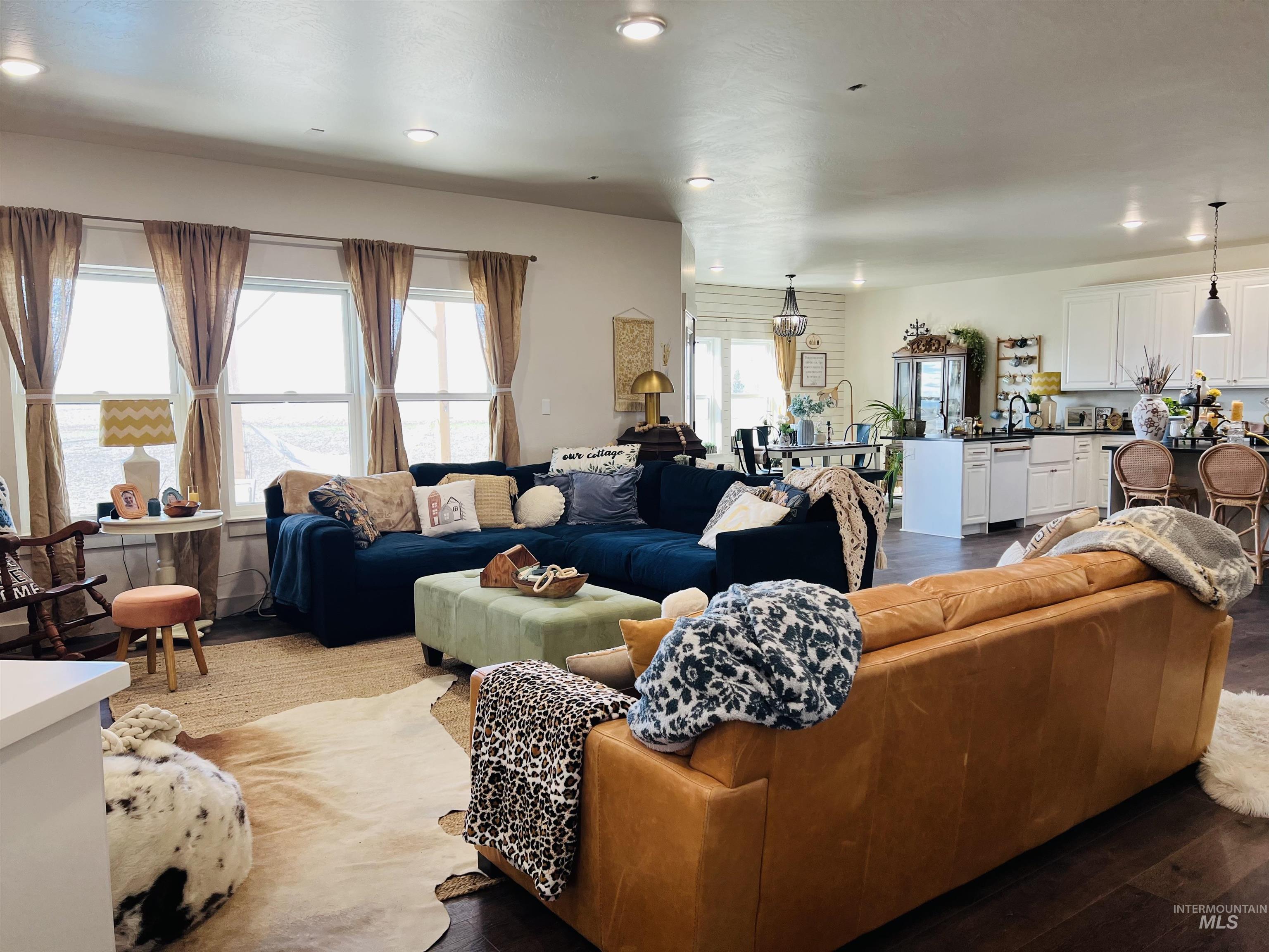 91 W 200 S, Burley, Idaho 83318, 5 Bedrooms, 2.5 Bathrooms, Residential For Sale, Price $750,000, 98868105