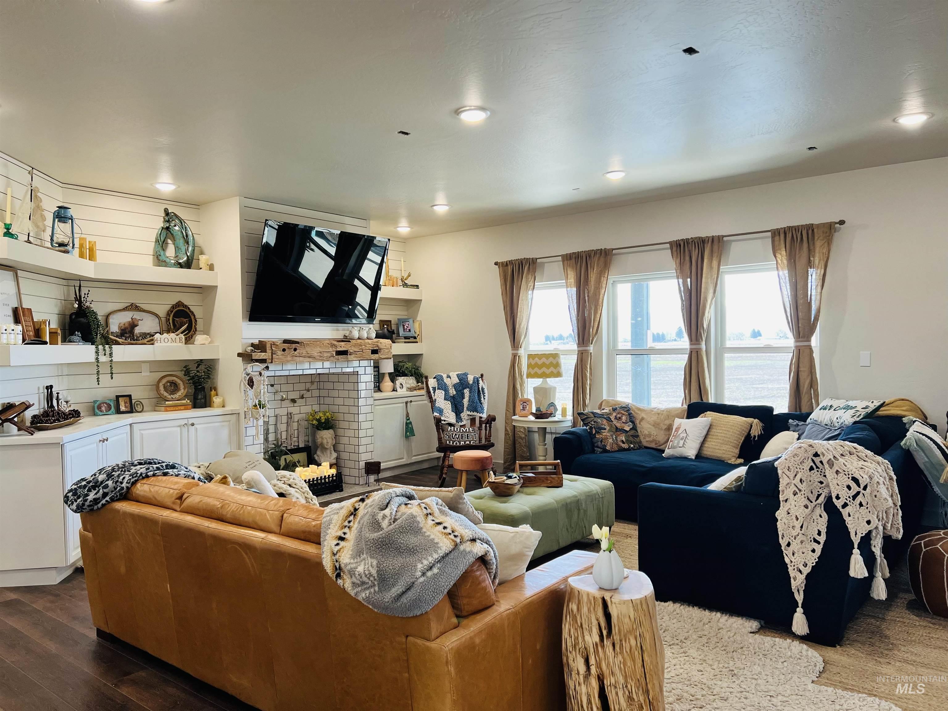 91 W 200 S, Burley, Idaho 83318, 5 Bedrooms, 2.5 Bathrooms, Residential For Sale, Price $750,000, 98868105