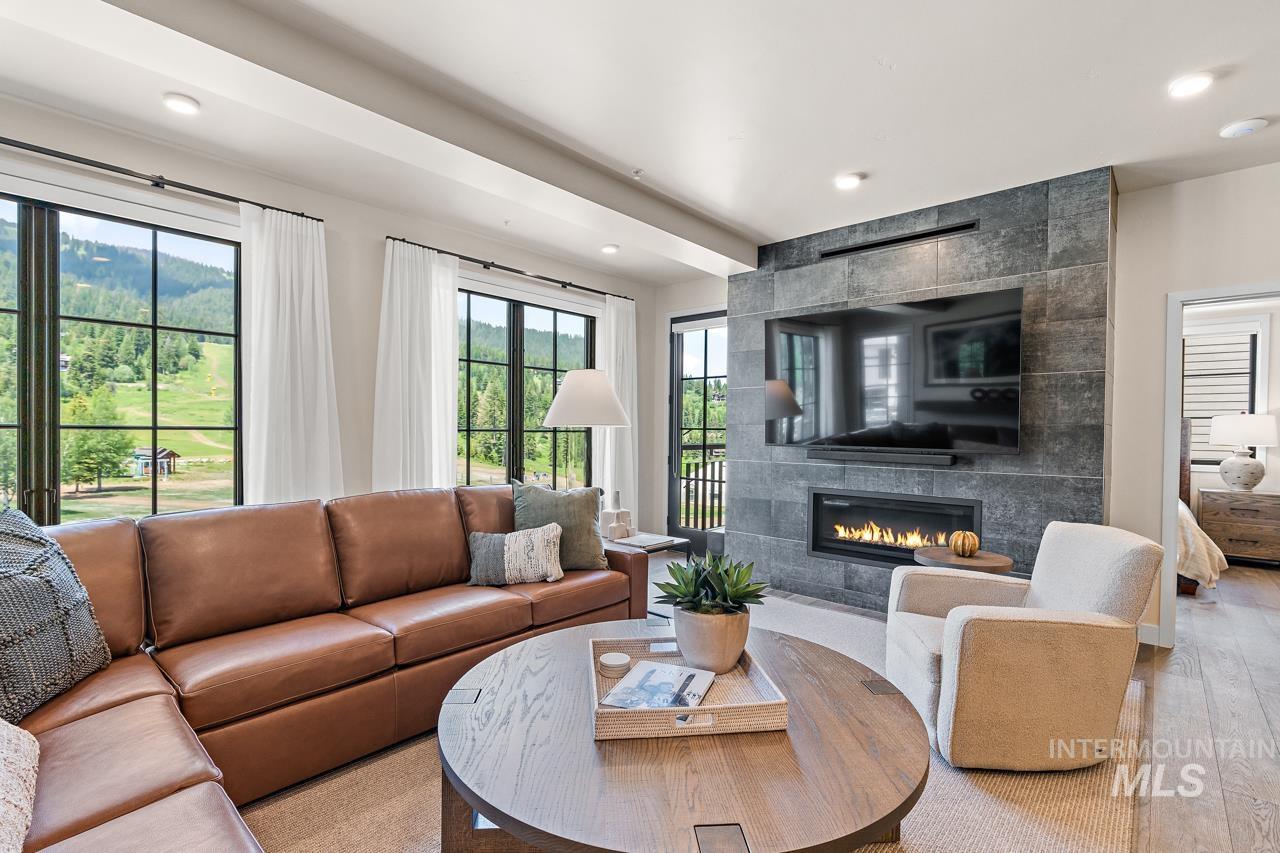 740 Village Drive, Donnelly, Idaho 83615, 1 Bedroom, 1.5 Bathrooms, Residential For Sale, Price $1,049,000, 98868164