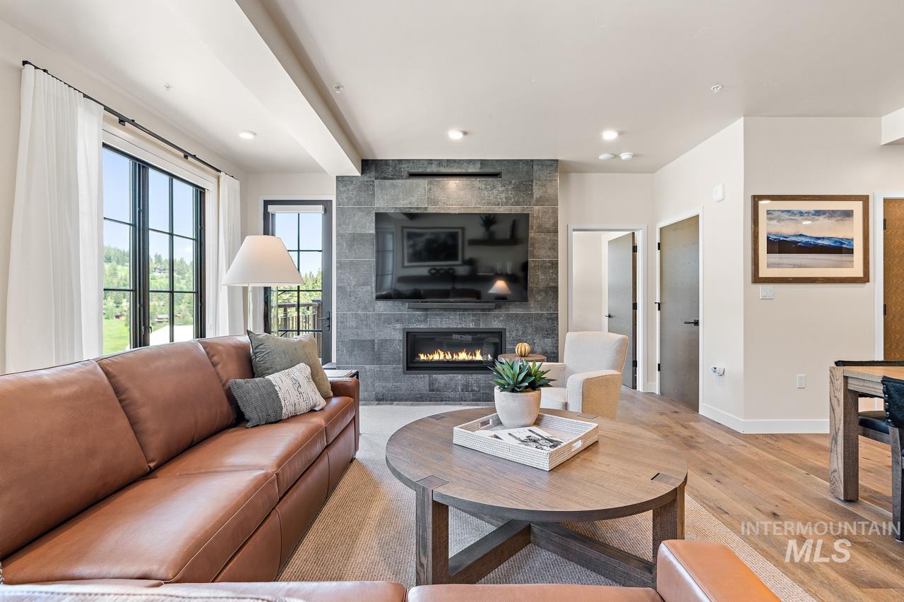 740 Village Drive, Donnelly, Idaho 83615, 1 Bedroom, 1.5 Bathrooms, Residential For Sale, Price $1,049,000, 98868164