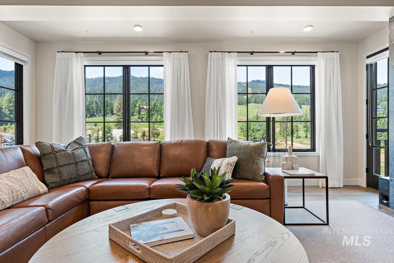 740 Village Drive, Donnelly, Idaho 83615, 1 Bedroom, 1.5 Bathrooms, Residential For Sale, Price $1,049,000, 98868164