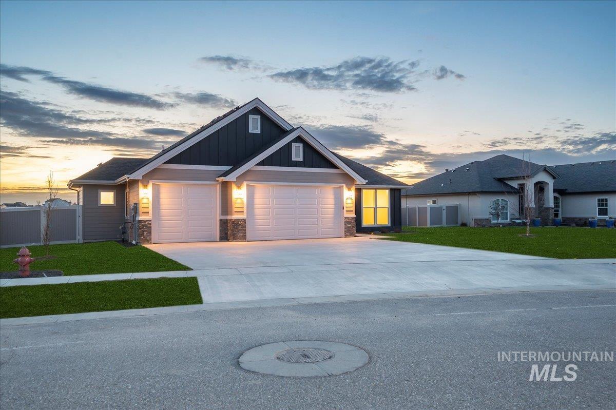 2101 Seafarer Ct, Middleton, Idaho 83644, 3 Bedrooms, 2.5 Bathrooms, Residential For Sale, Price $718,000, 98868749