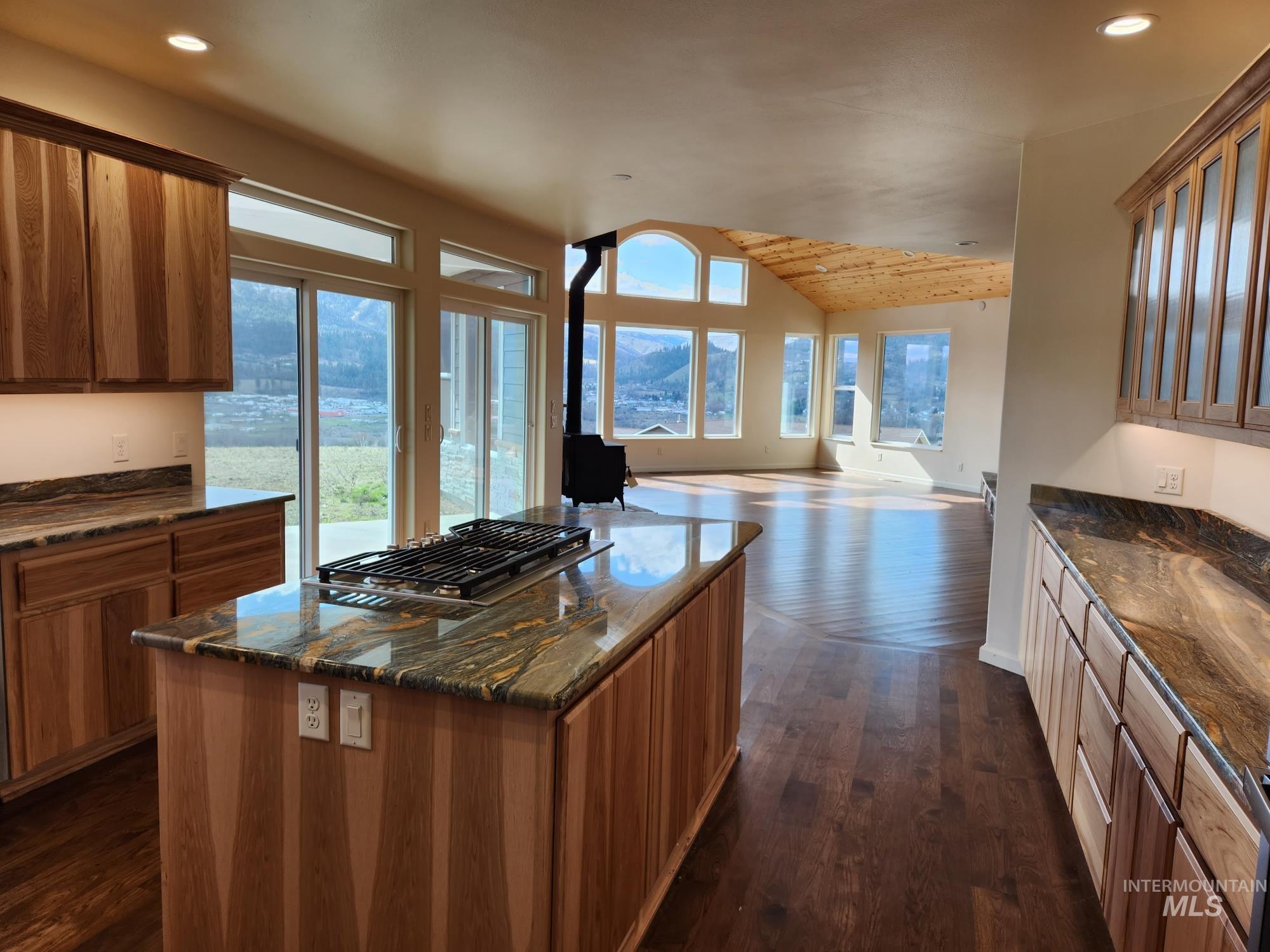 109 Austin Lane, Kamiah, Idaho 83536, 2 Bedrooms, 2 Bathrooms, Residential For Sale, Price $799,000, 98869083